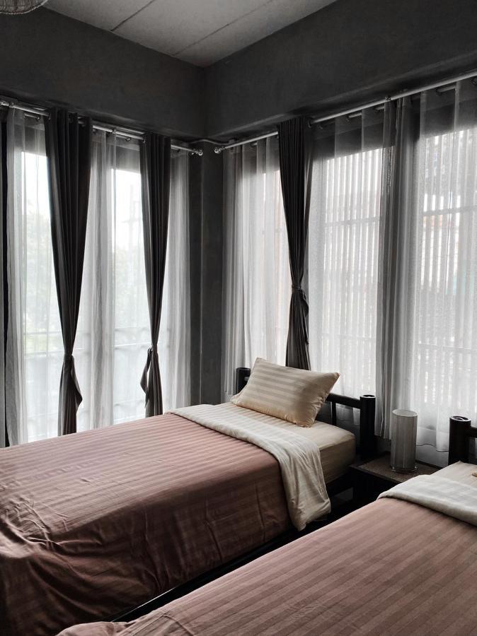 Superior Eck-Zweibettzimmer mit Poolblick