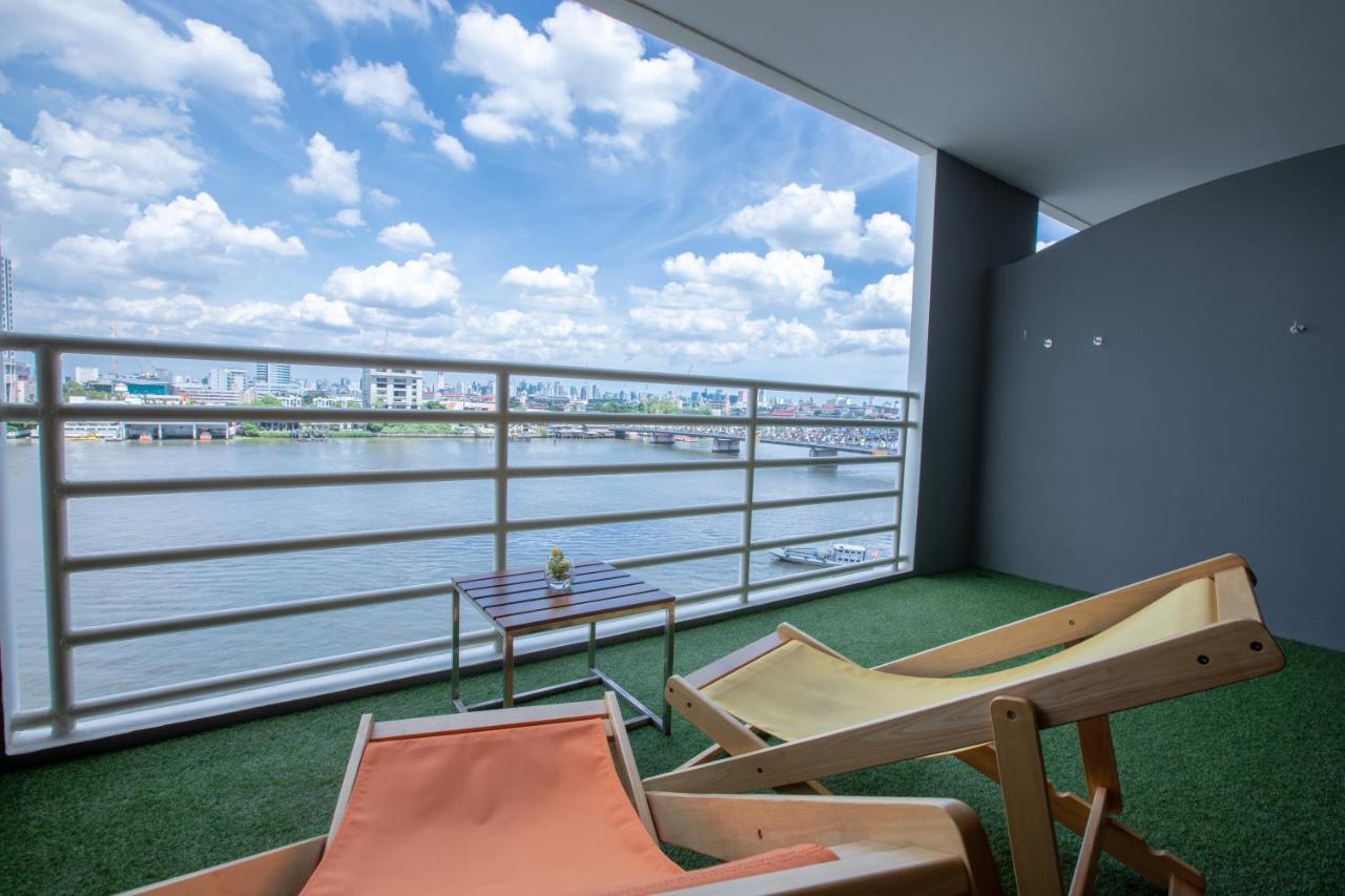 Premier Modern Riverfront,1668065038:JPEG