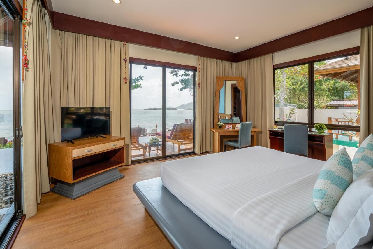 Villa direkt am Meer mit einem eigenen Pool
