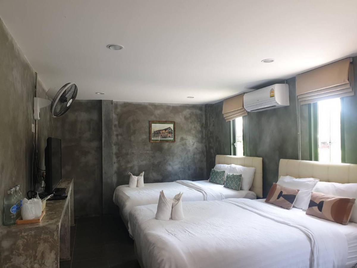 Standard Queen Room Two Queen Beds