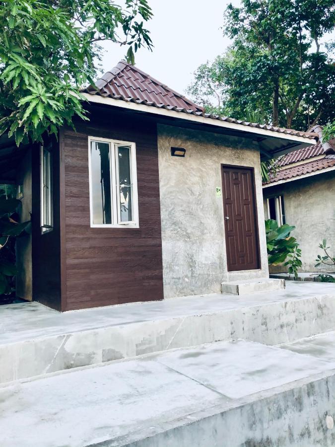 Tweepersoonskamer met 2 Aparte Bedden en Ventilator