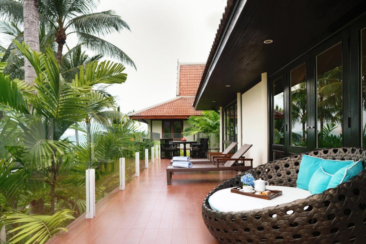 Two-Bedroom Family Villa - One King and Two Single Beds