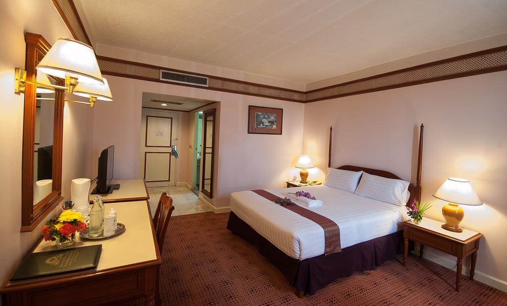 Deluxe Double or Twin Room