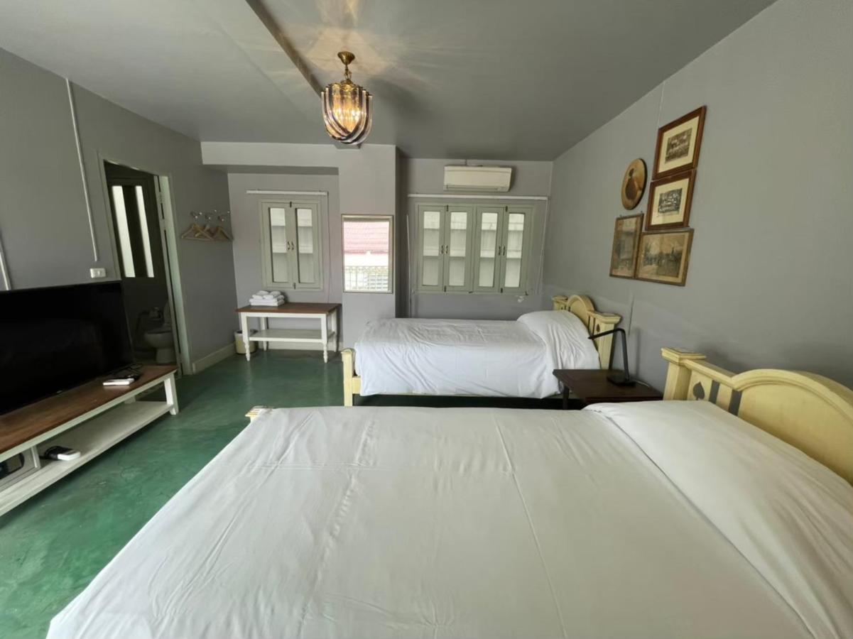 Deluxe Mountain View Sunroom — Large BedSingle Bed