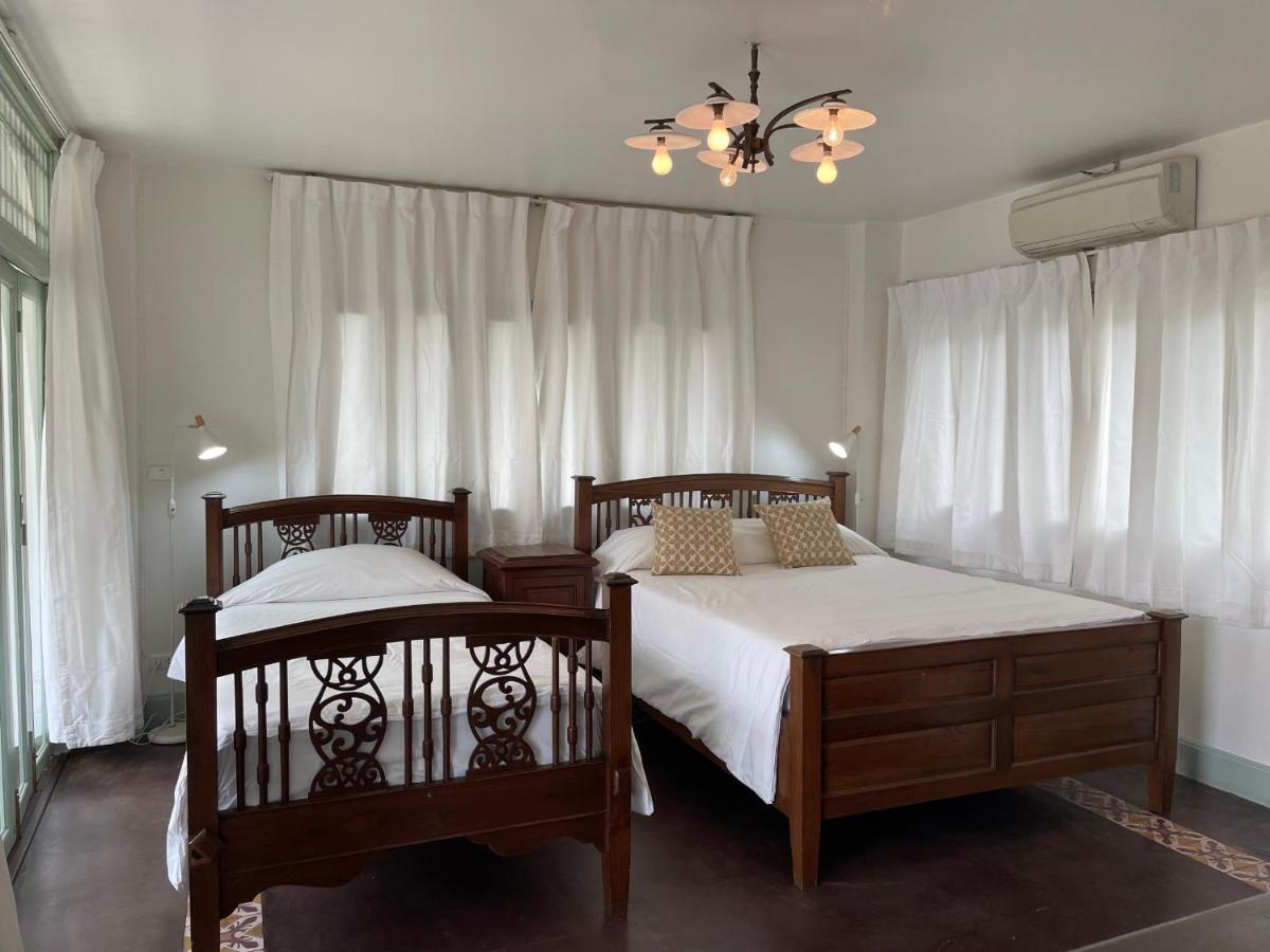 Deluxe Private Balcony Room — Large BedSingle Bed
