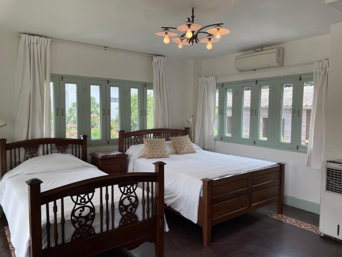 Deluxe Private Balcony Room — Large BedSingle Bed
