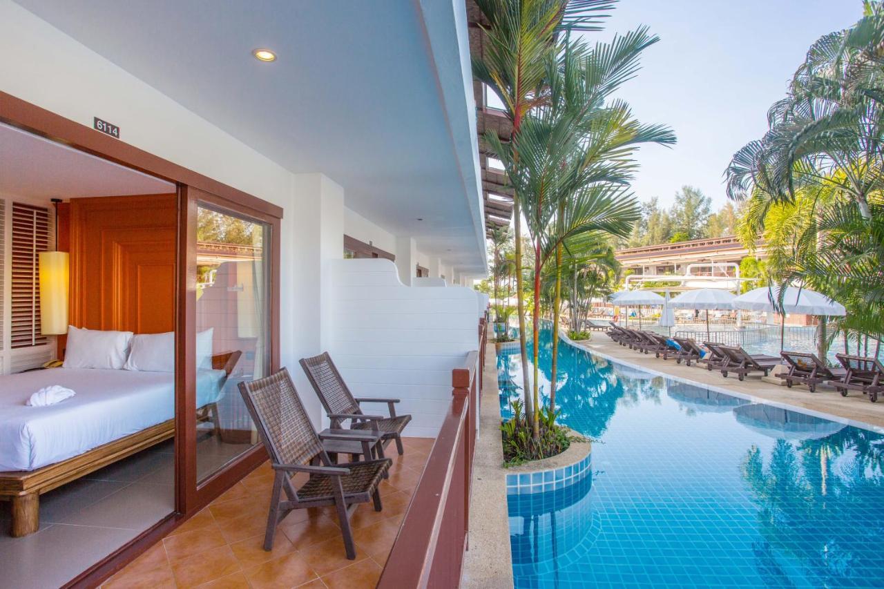 Zimmer Grand mit Poolzugang und Poolblick