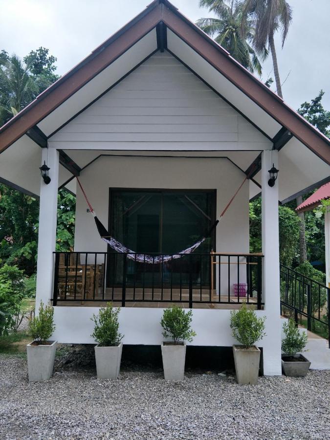 Standard Bungalow Air Condition Garden View
