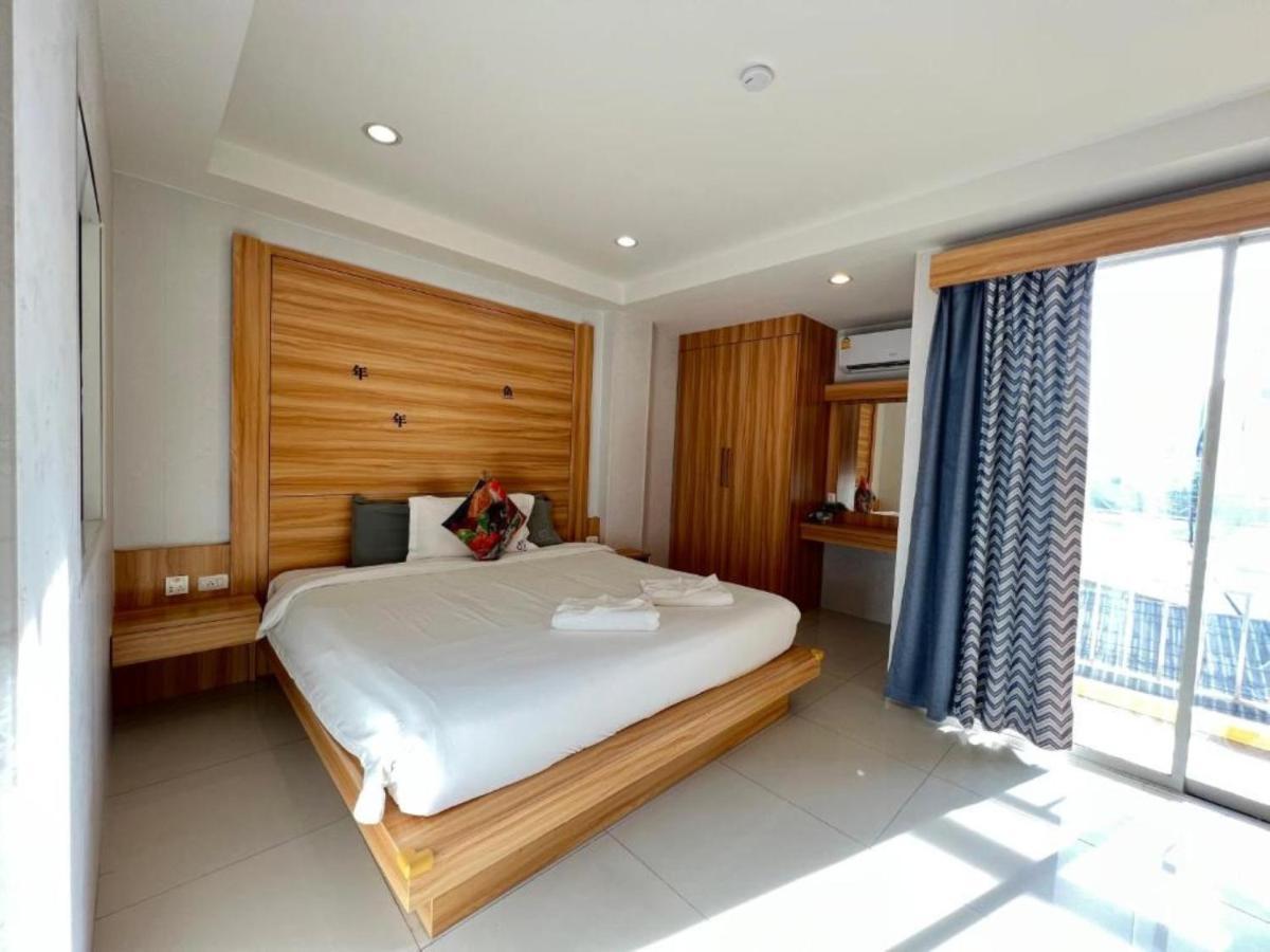 Kamer met Kingsize Bed en Uitzicht op de Bergen