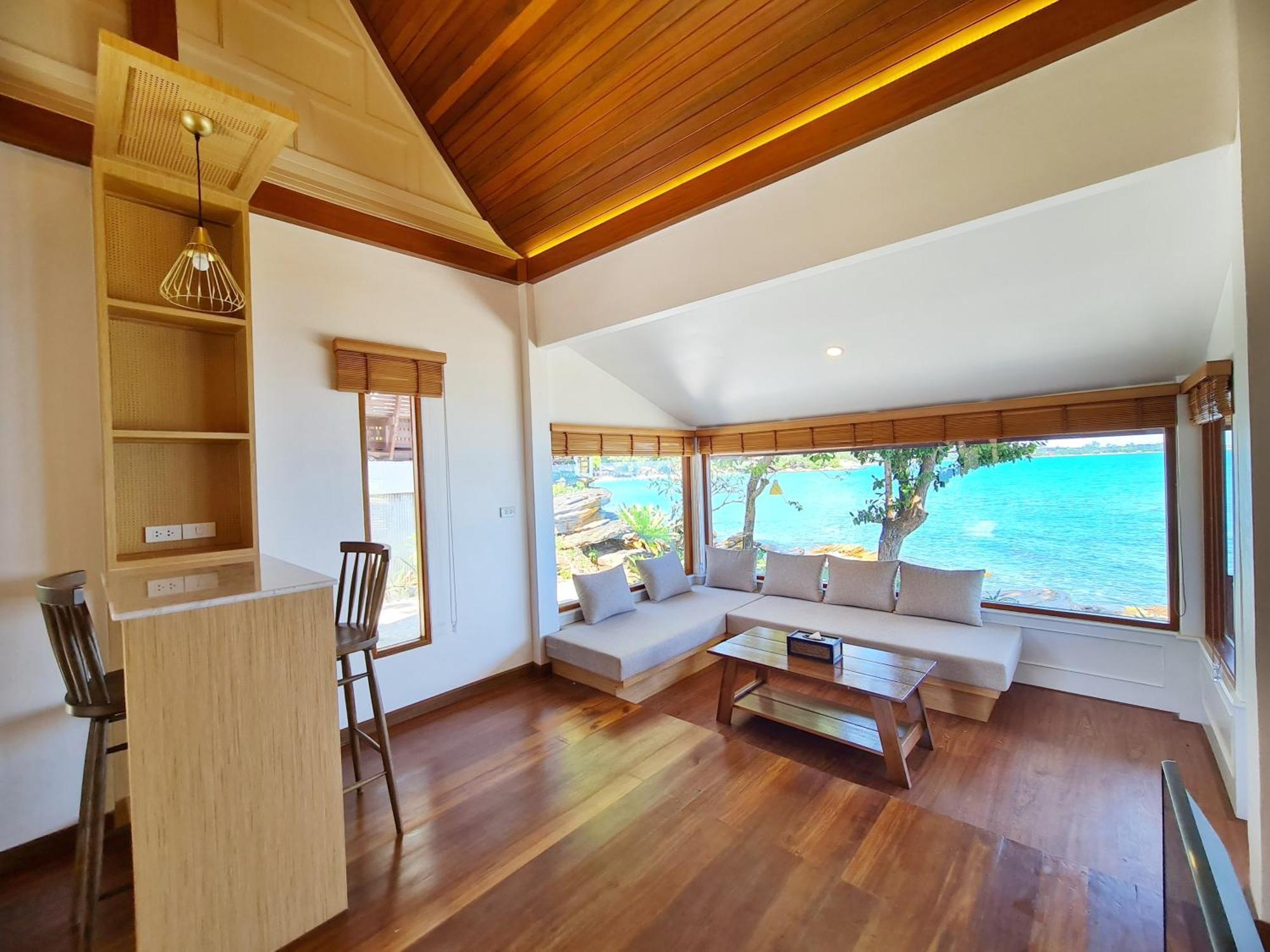 Suite with Sea View
