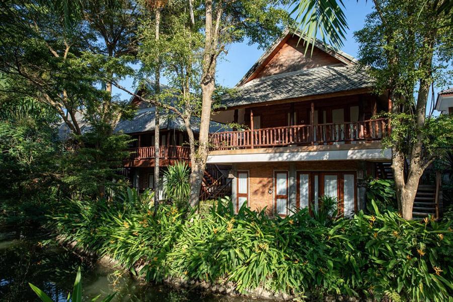 Superior Cottage
