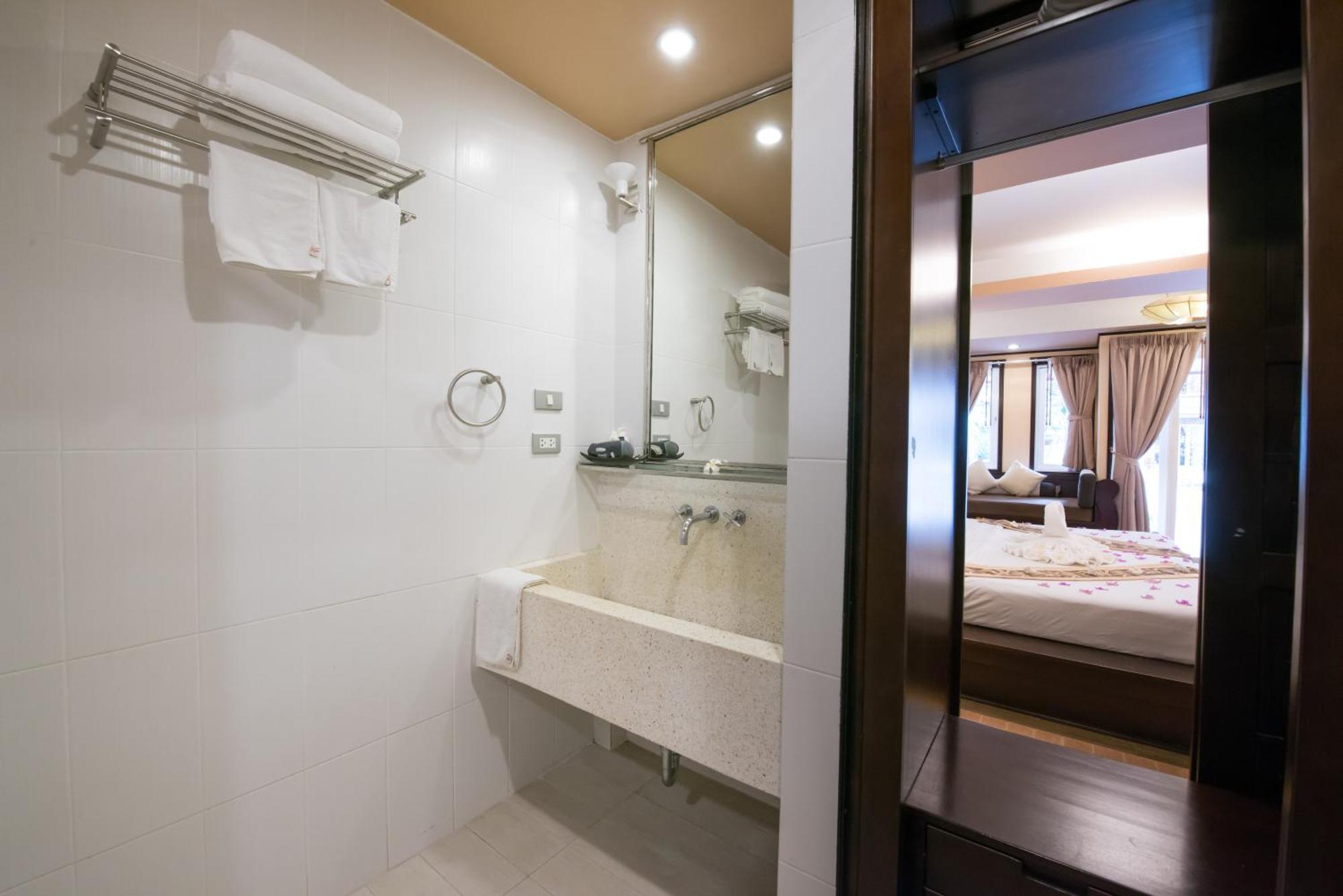 Superior Double or Twin Room,1606553753:JPEG