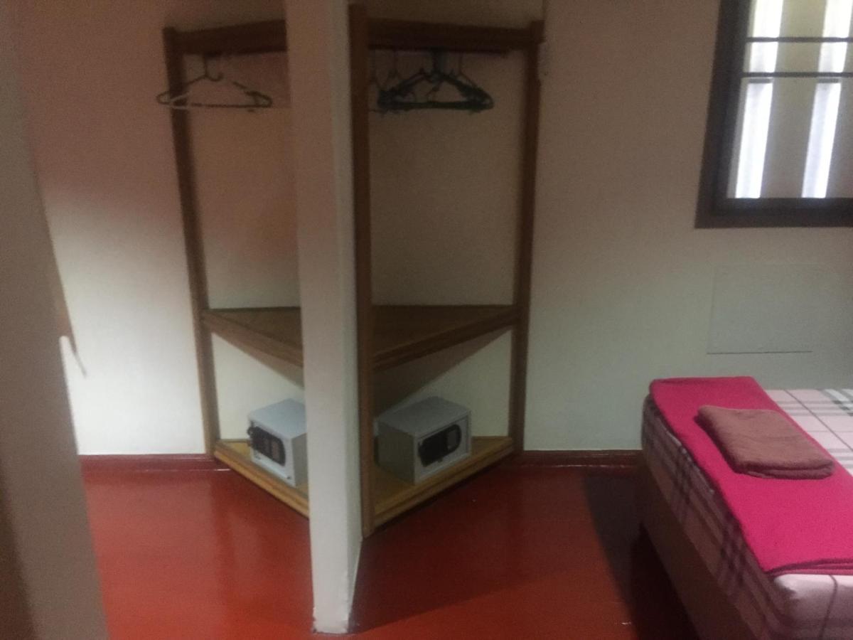 Large Basic Twin Room With Air Conditioning