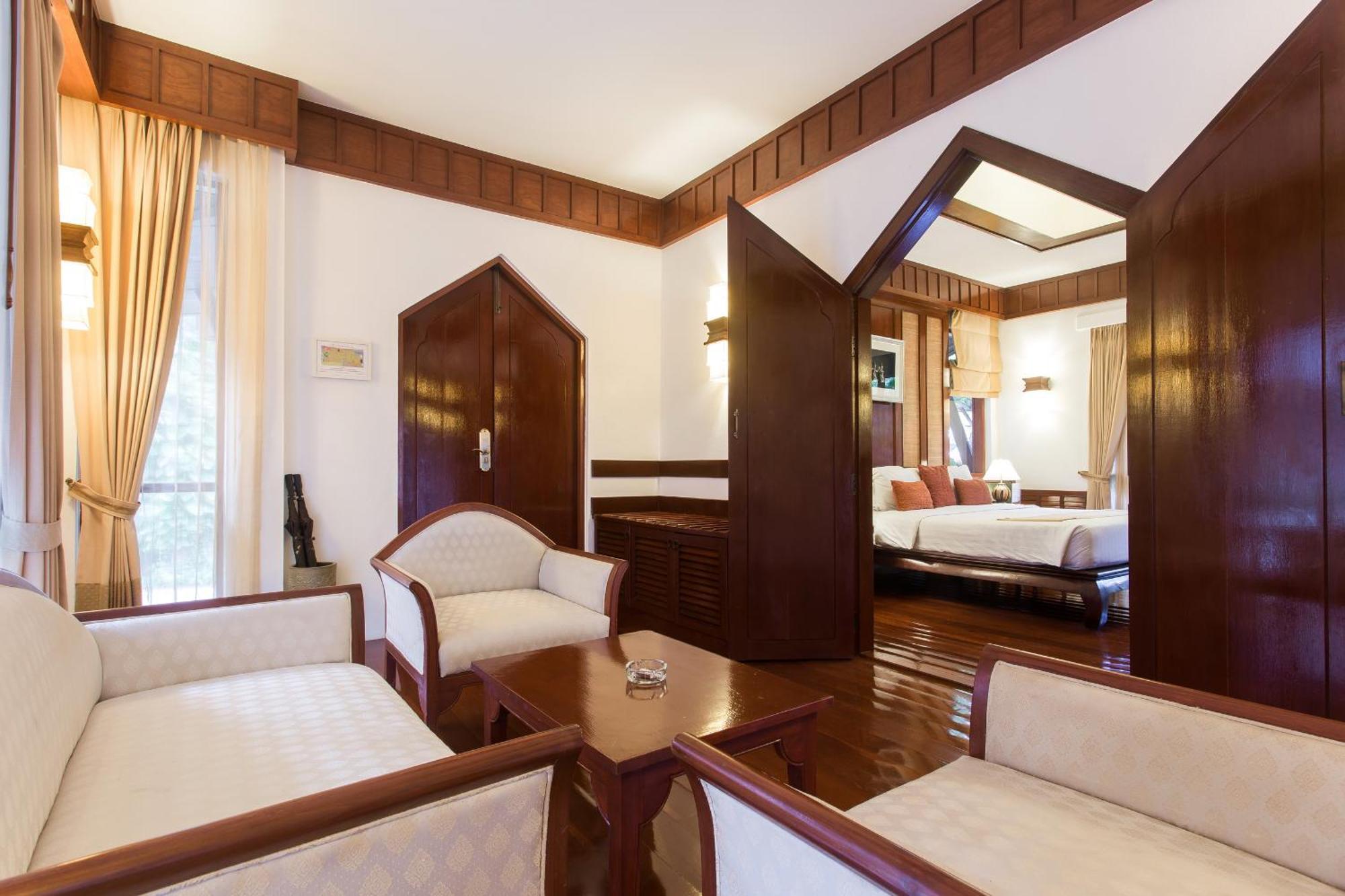 Grand Pool Villa