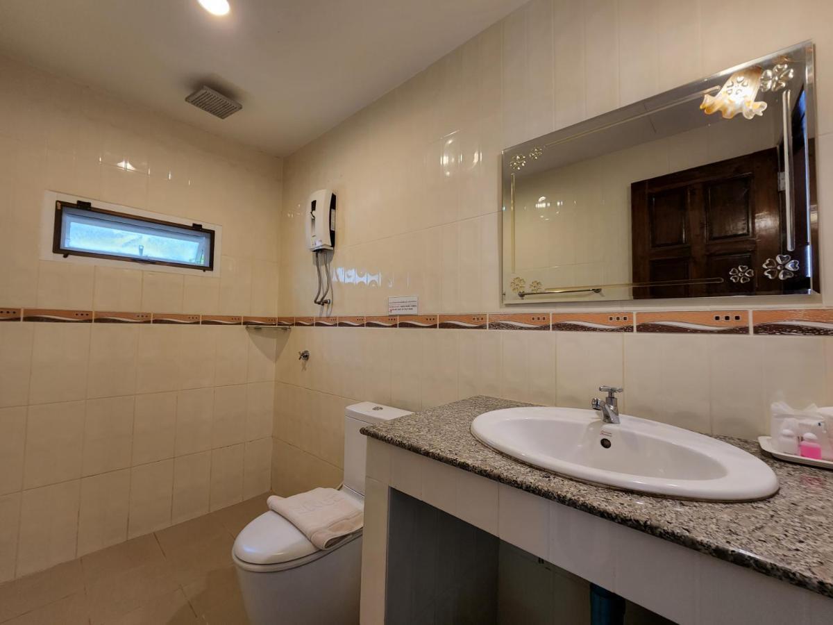 Zweibettzimmer mit Balkon