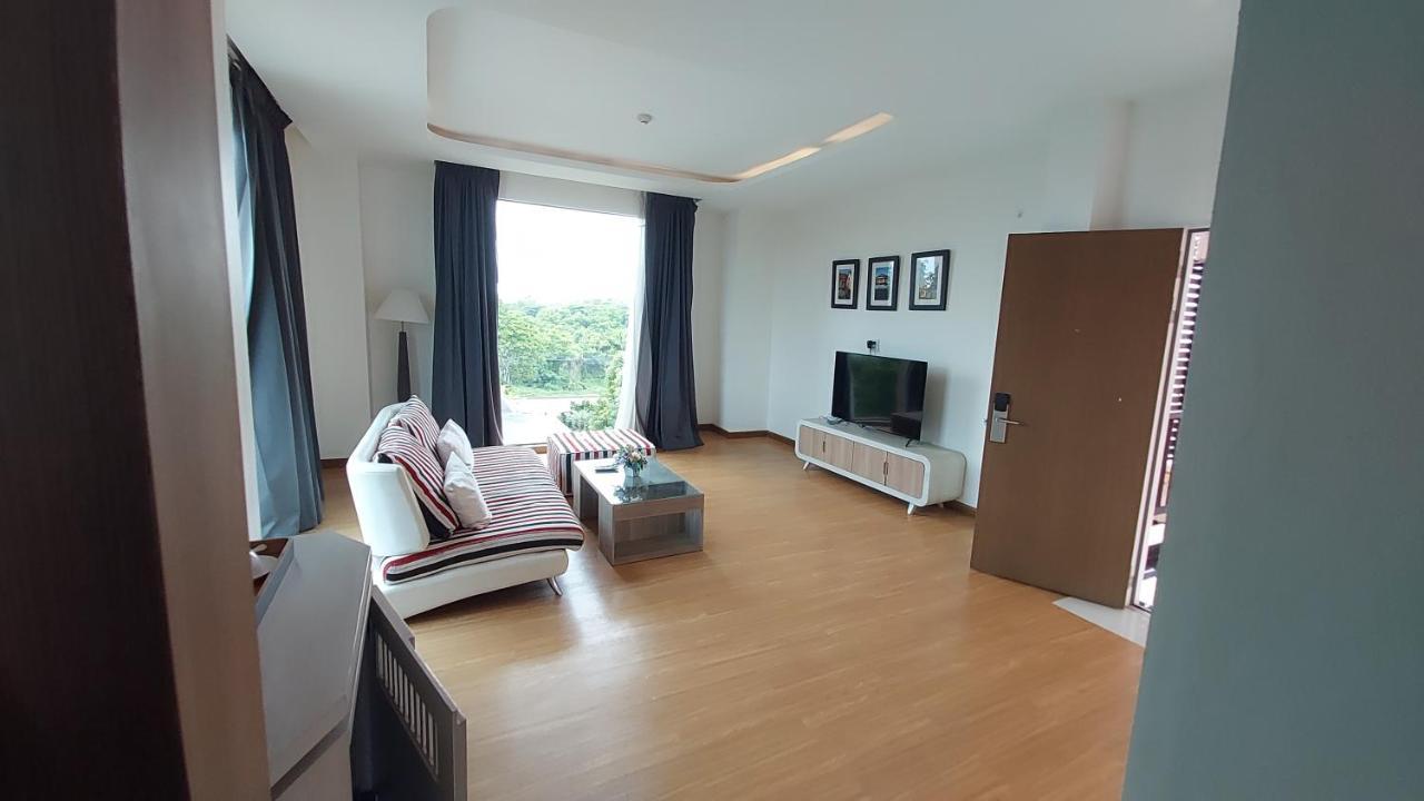 Queen Suite