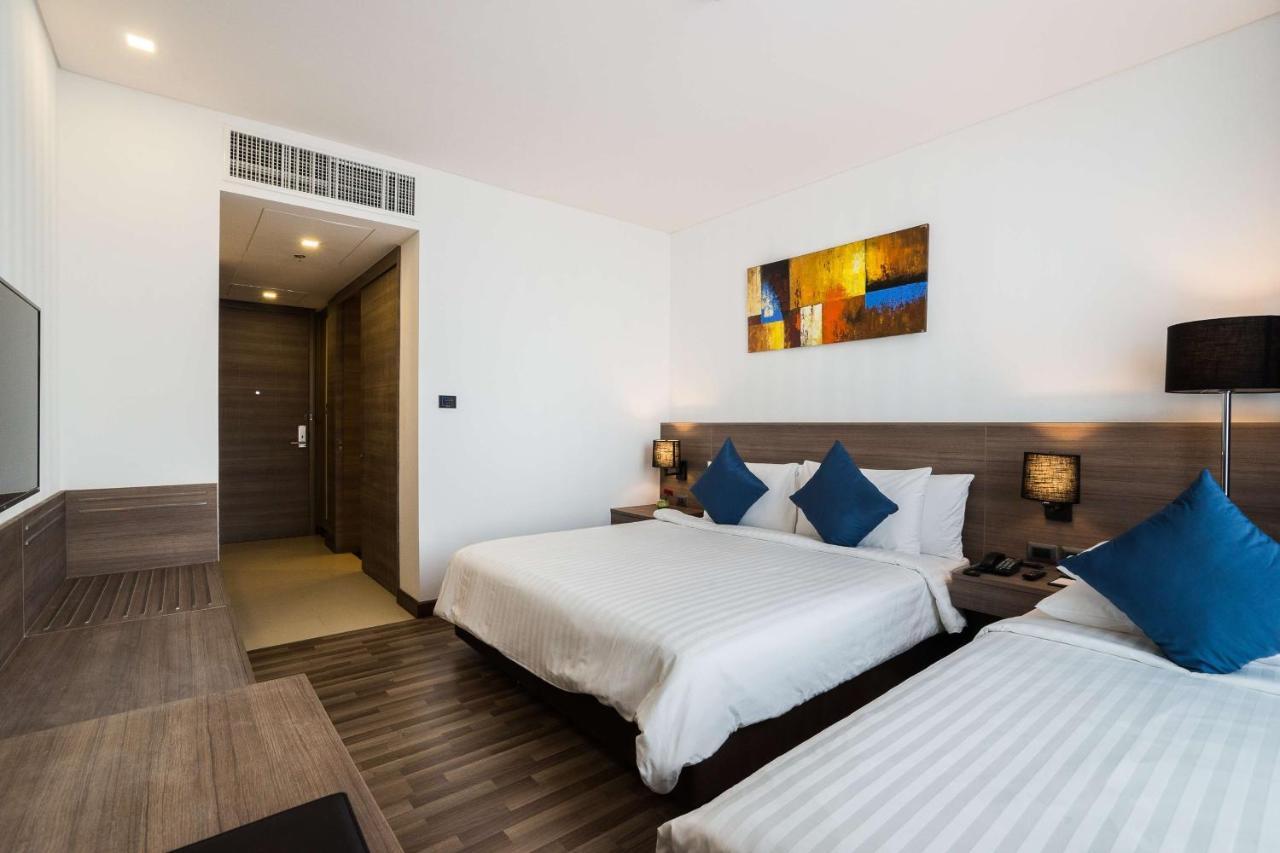 Family Room with King Bed and Single Bed - City View/Non-Smoking