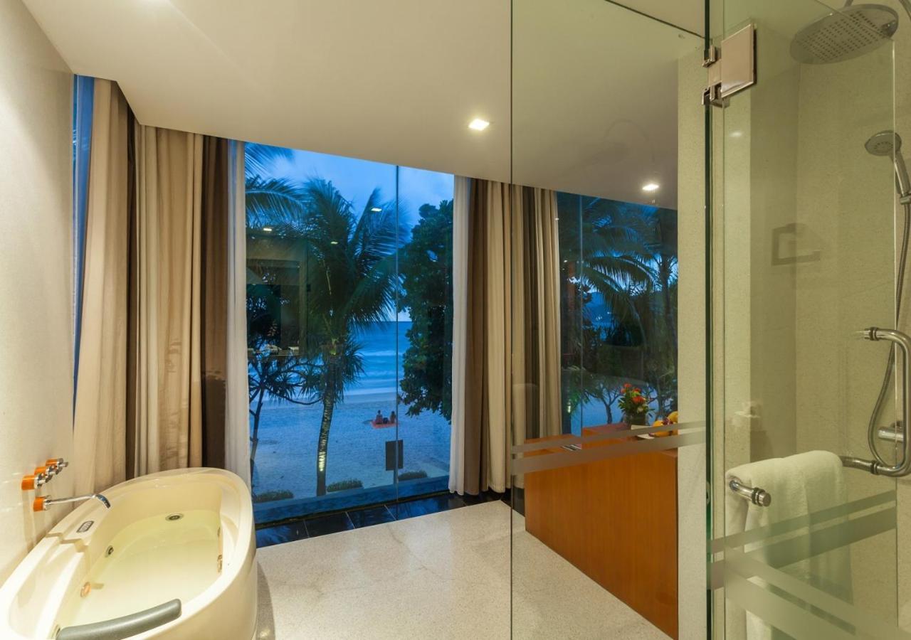 Suite Sea View Daily Complimentary Minibar