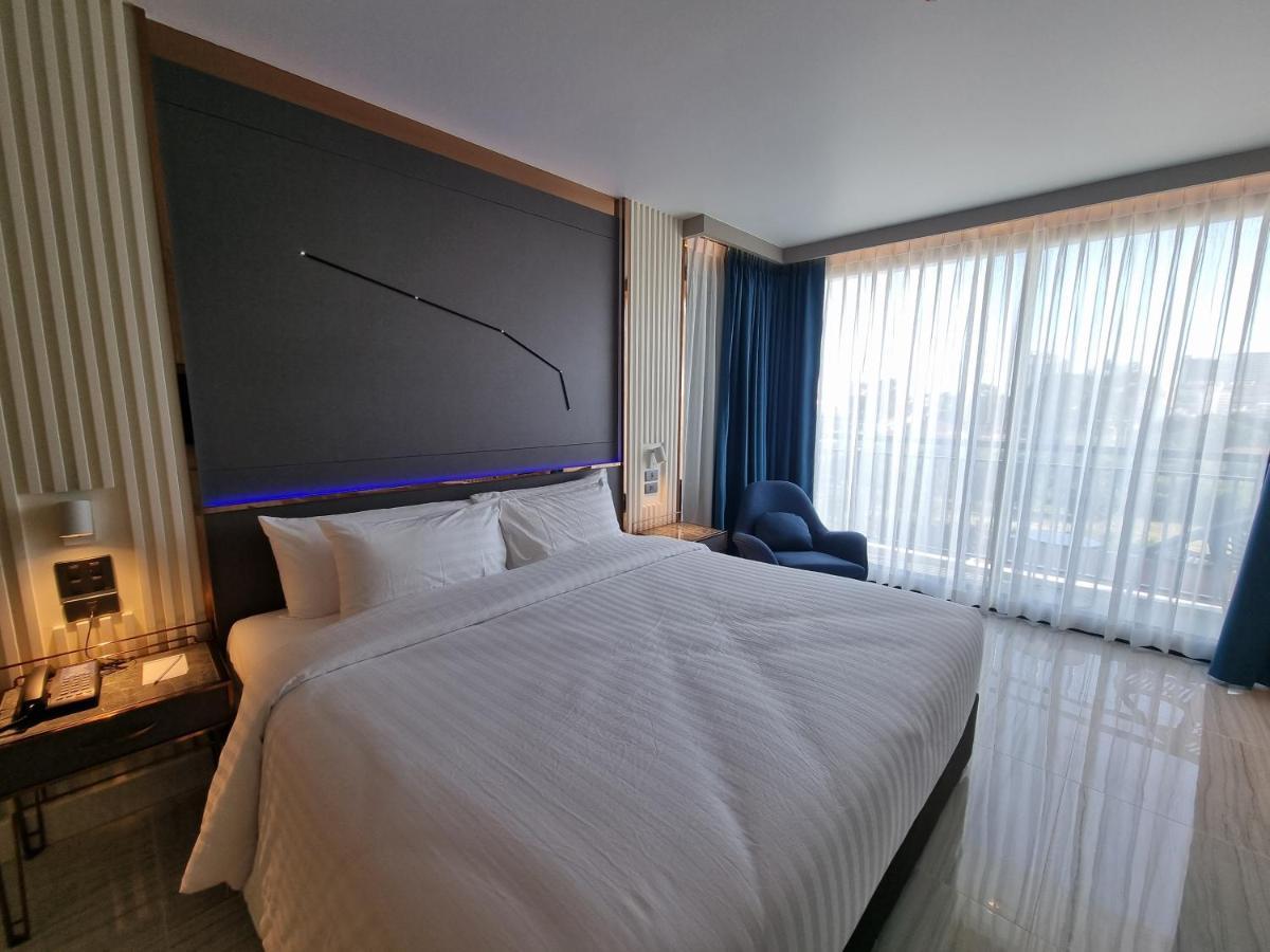 Deluxe Double Room Balcony Tower Dee,1271227468:JPEG