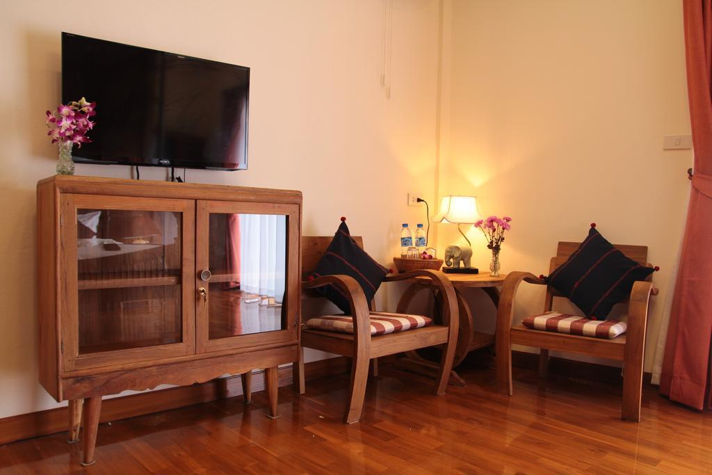 Deluxe Room,127320093:JPEG