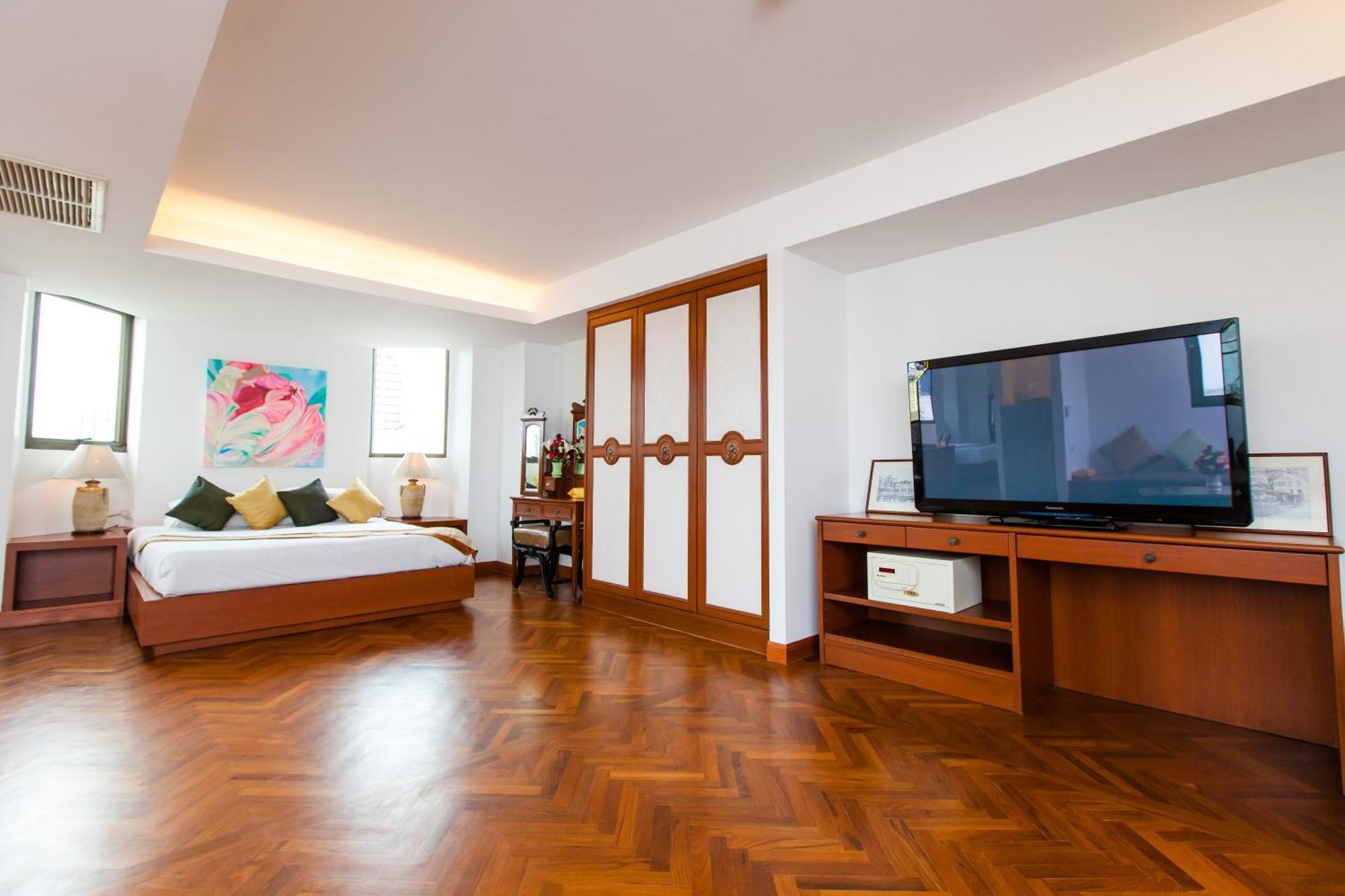 Executive Suite