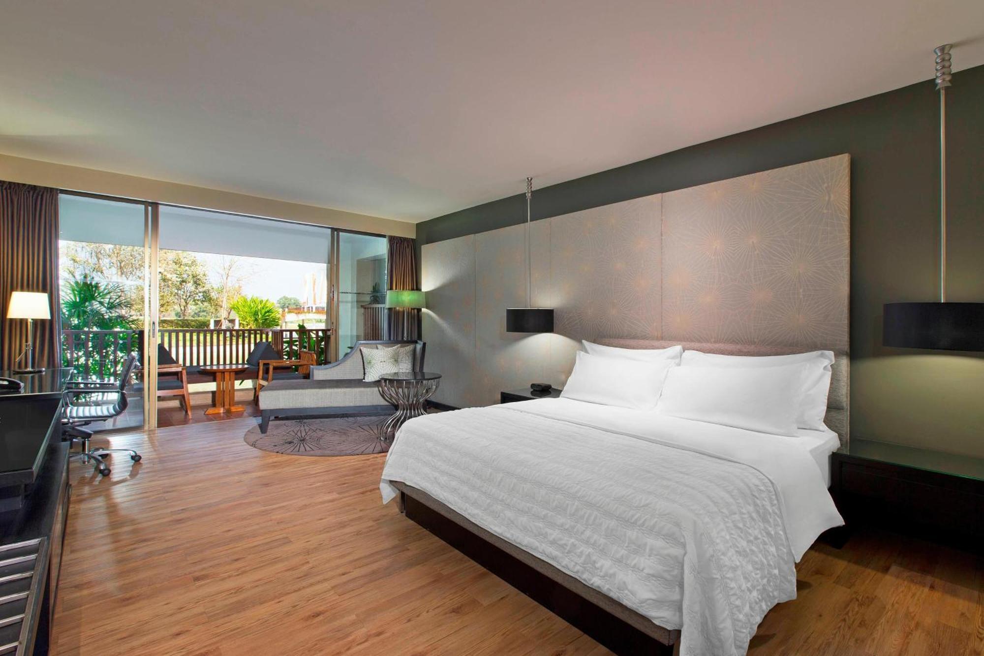 Deluxe Garden View, Guest room, 1 King, Garden view, Balcony,1274264170:JPEG