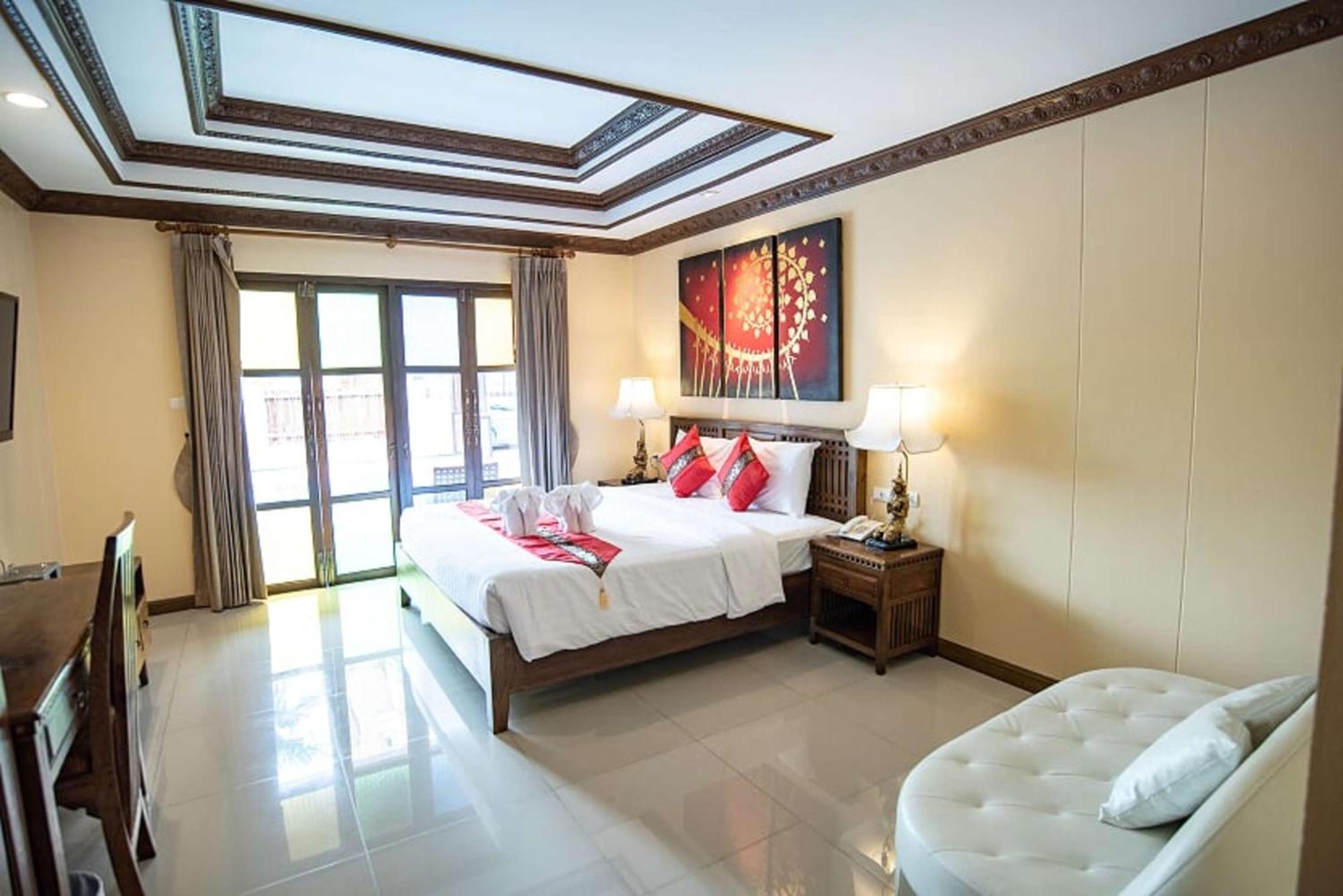 Deluxe King Room,1279456165:JPEG