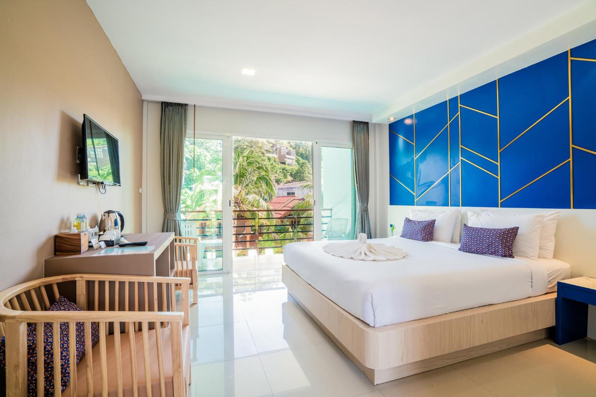 Deluxe Double Room Pool View