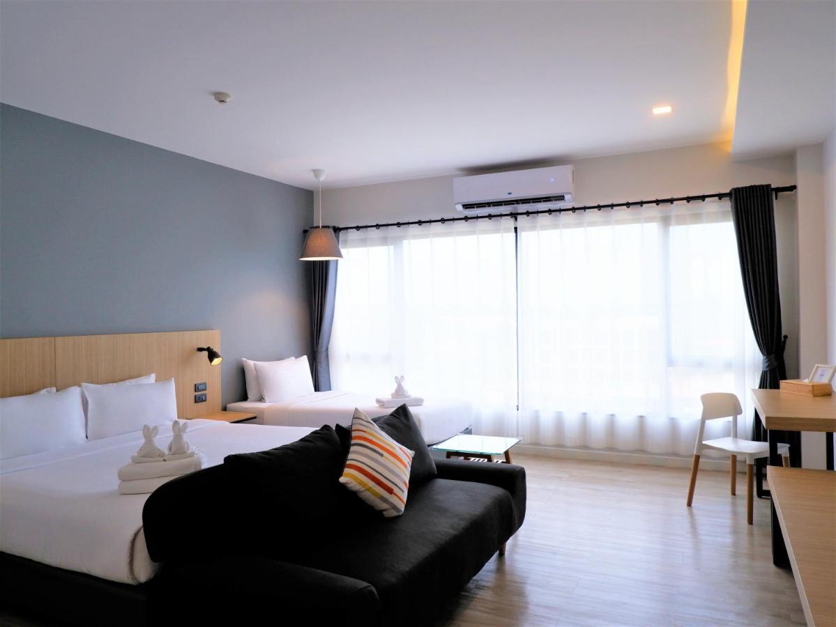 Family Room,1593808300:JPEG