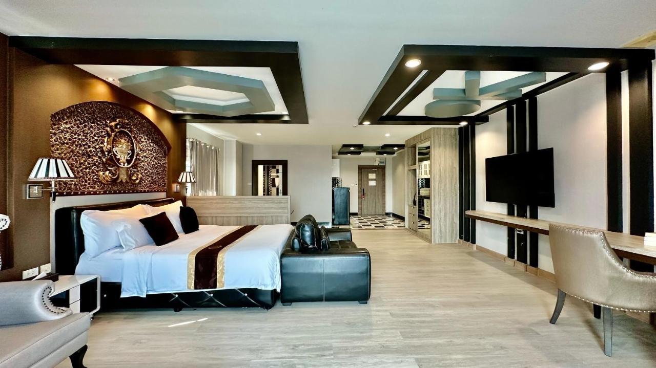 Executive Suite,1310839972:JPEG