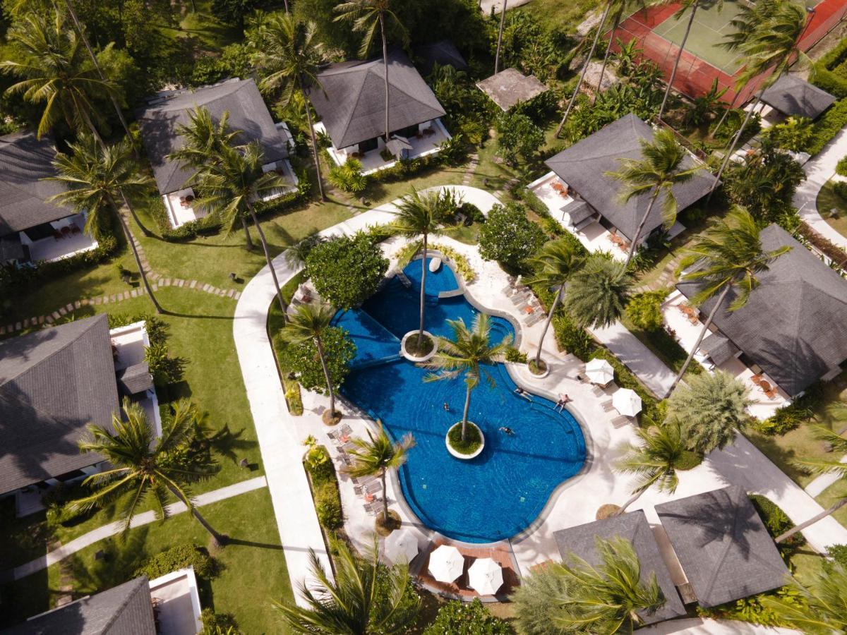 Deluxe King with Pool View
