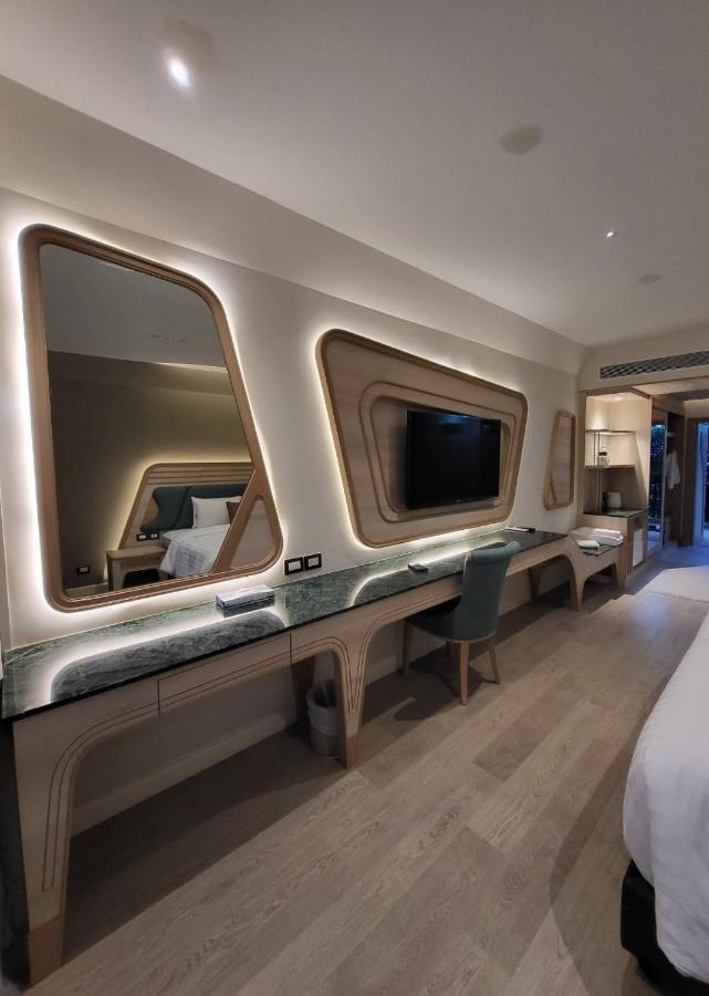 Amora Grand Pool Side,1345414838:JPEG