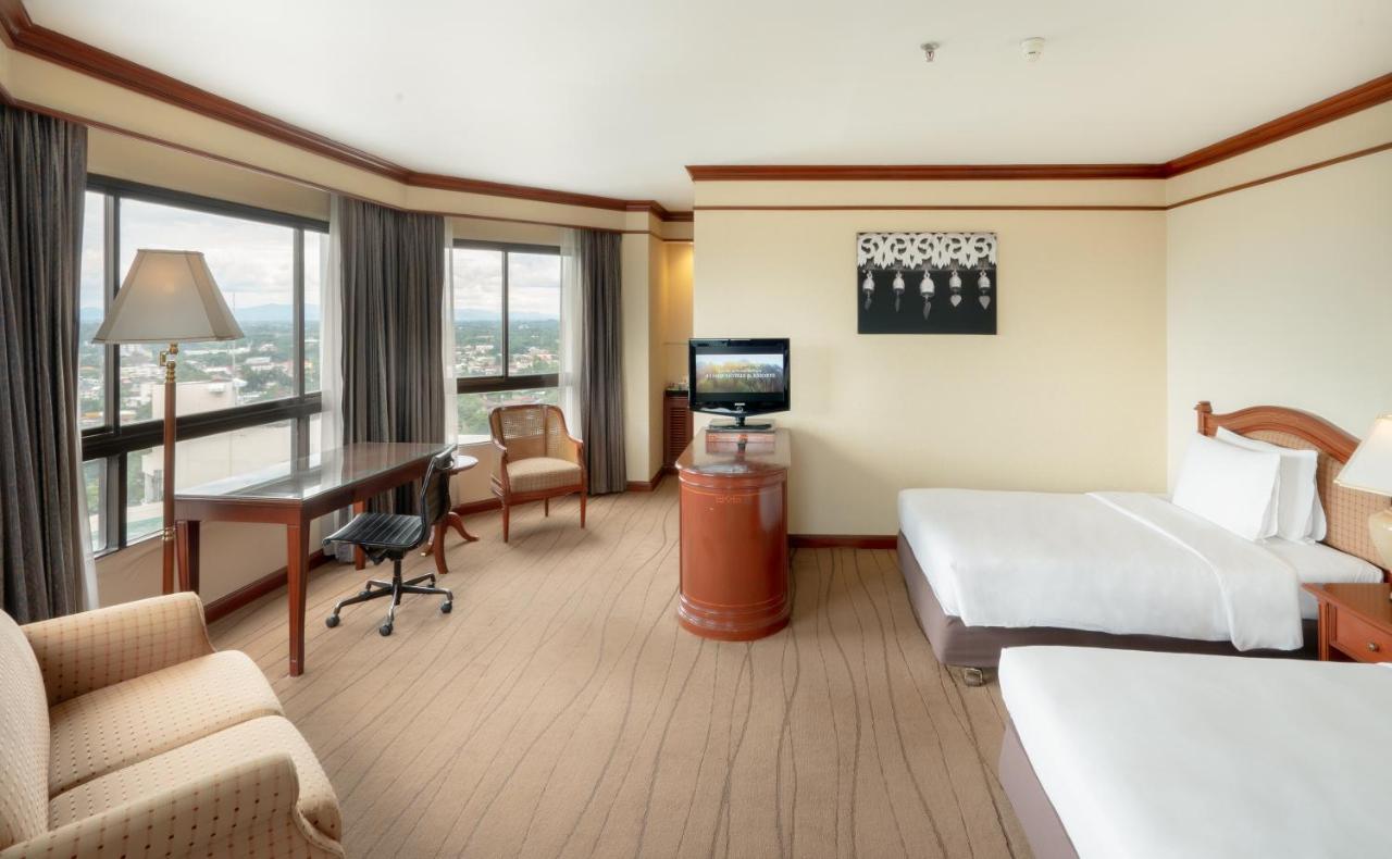 Grand Suite mit Doppelbett und Flussblick