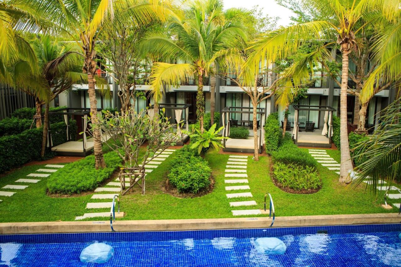 Garten-Cabana mit 2 Doppelbetten und Zugang zum Pool