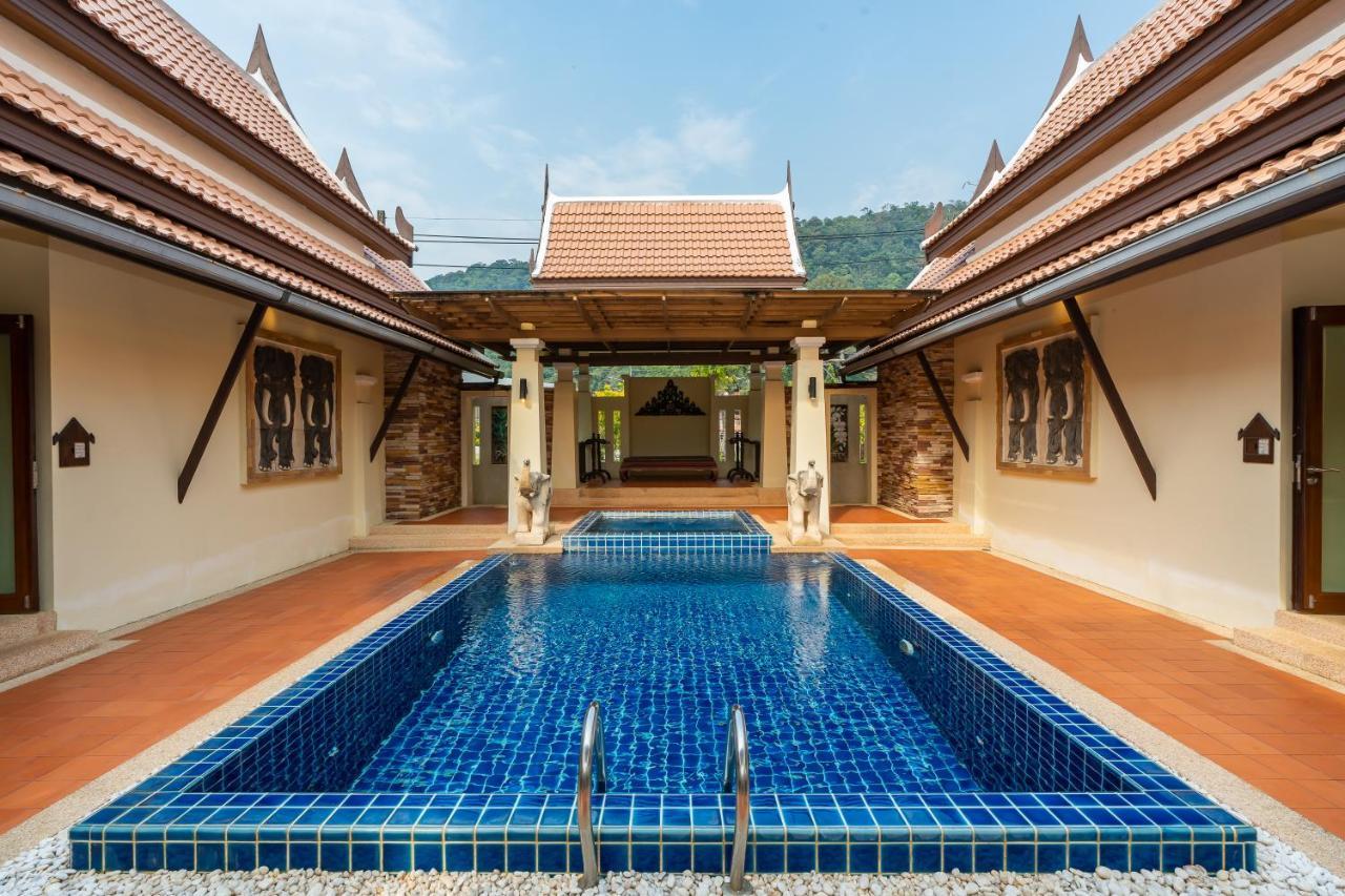 Family Pool Villa
