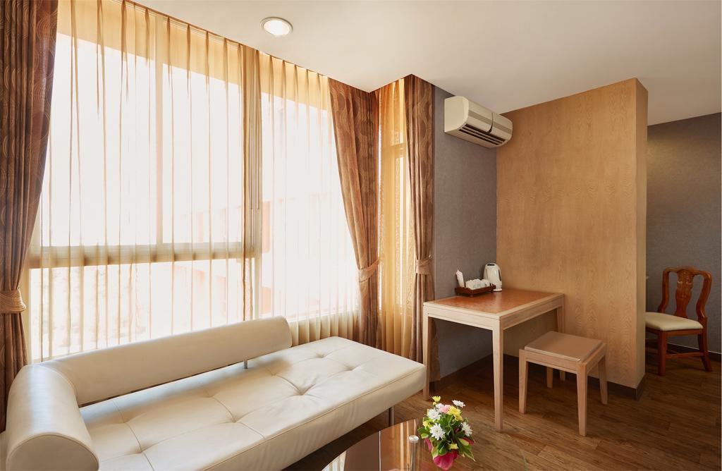 Deluxe King Room