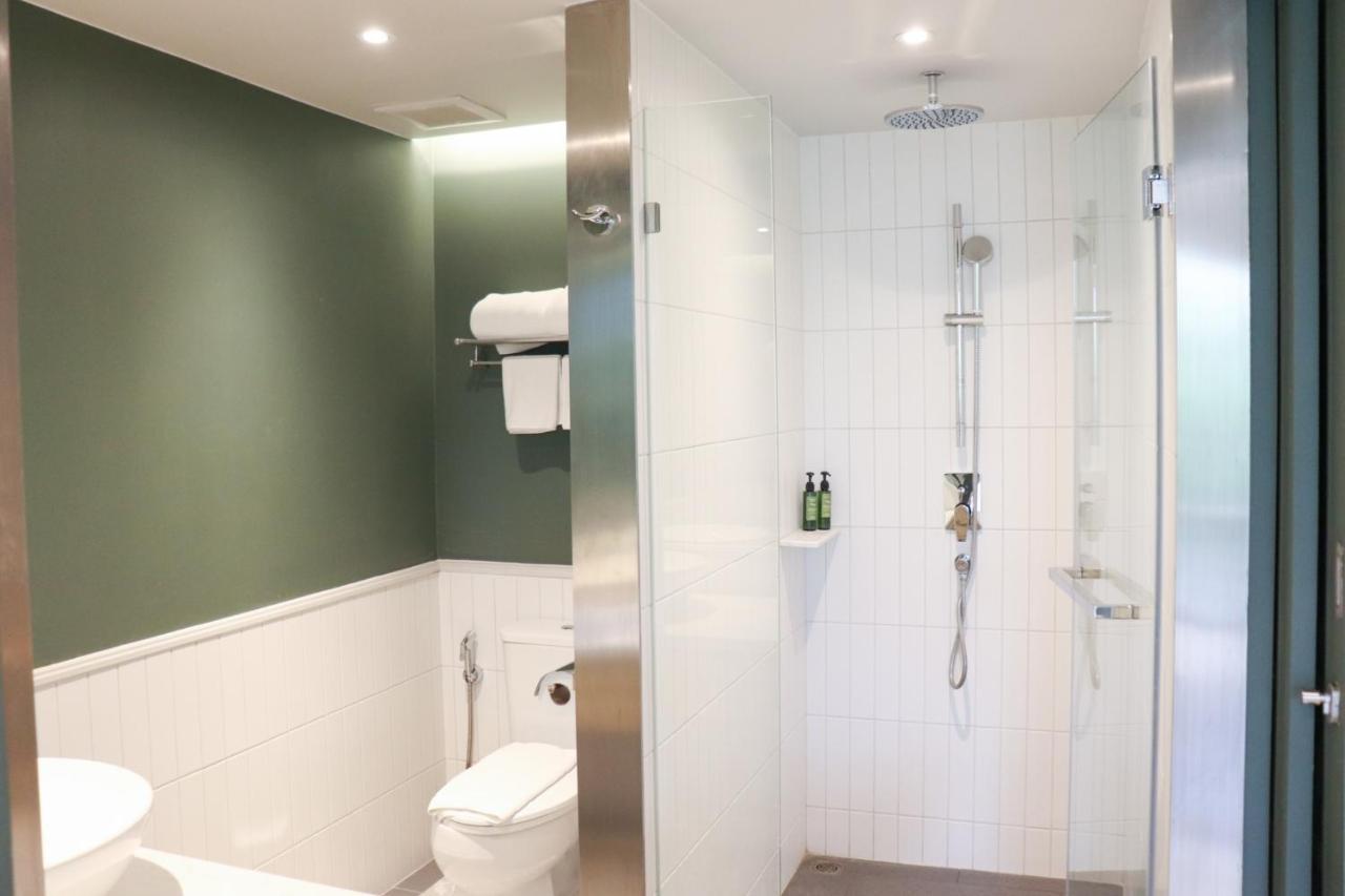 Superior City View with Balcony, King Bed