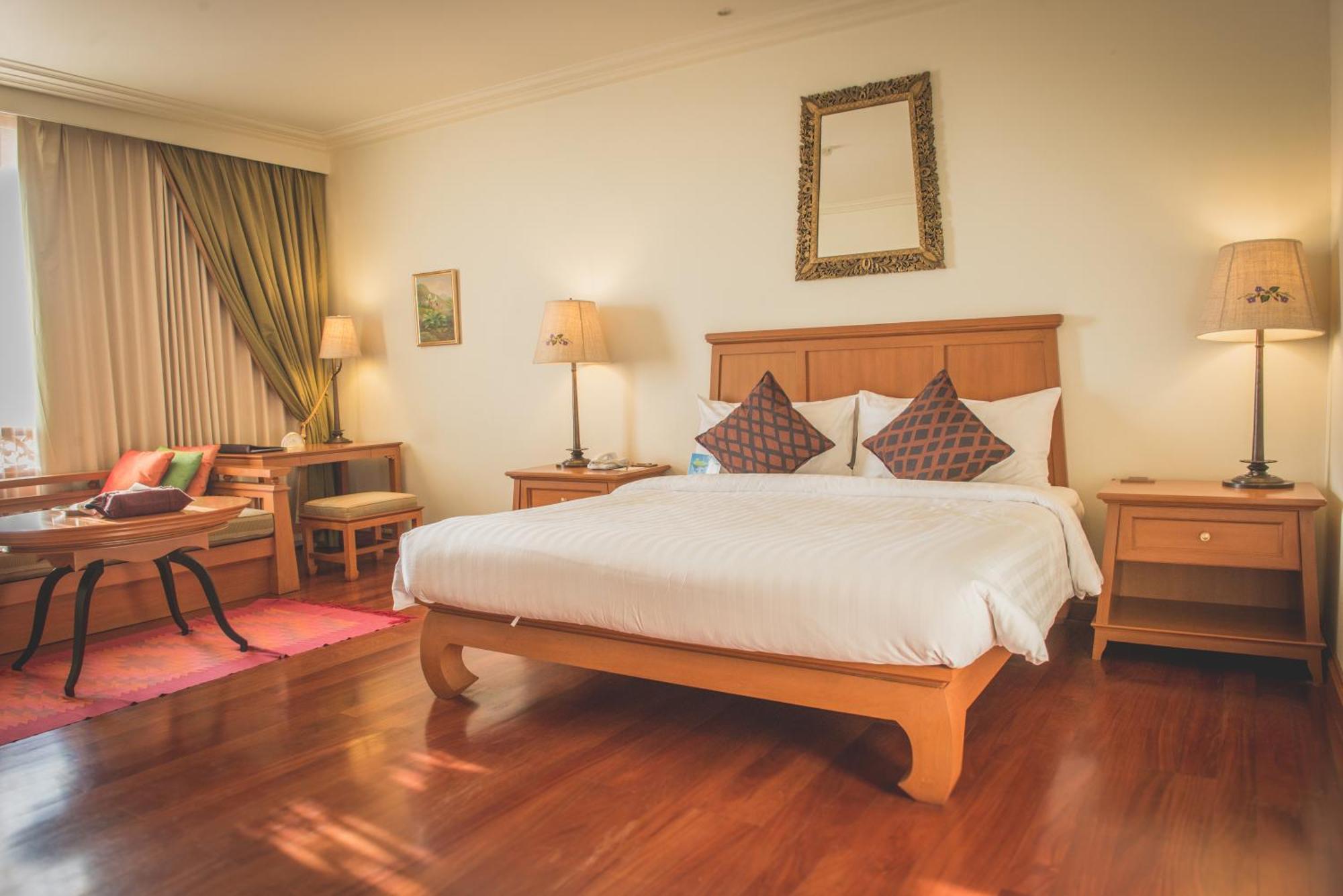 Deluxe Double or Twin Room