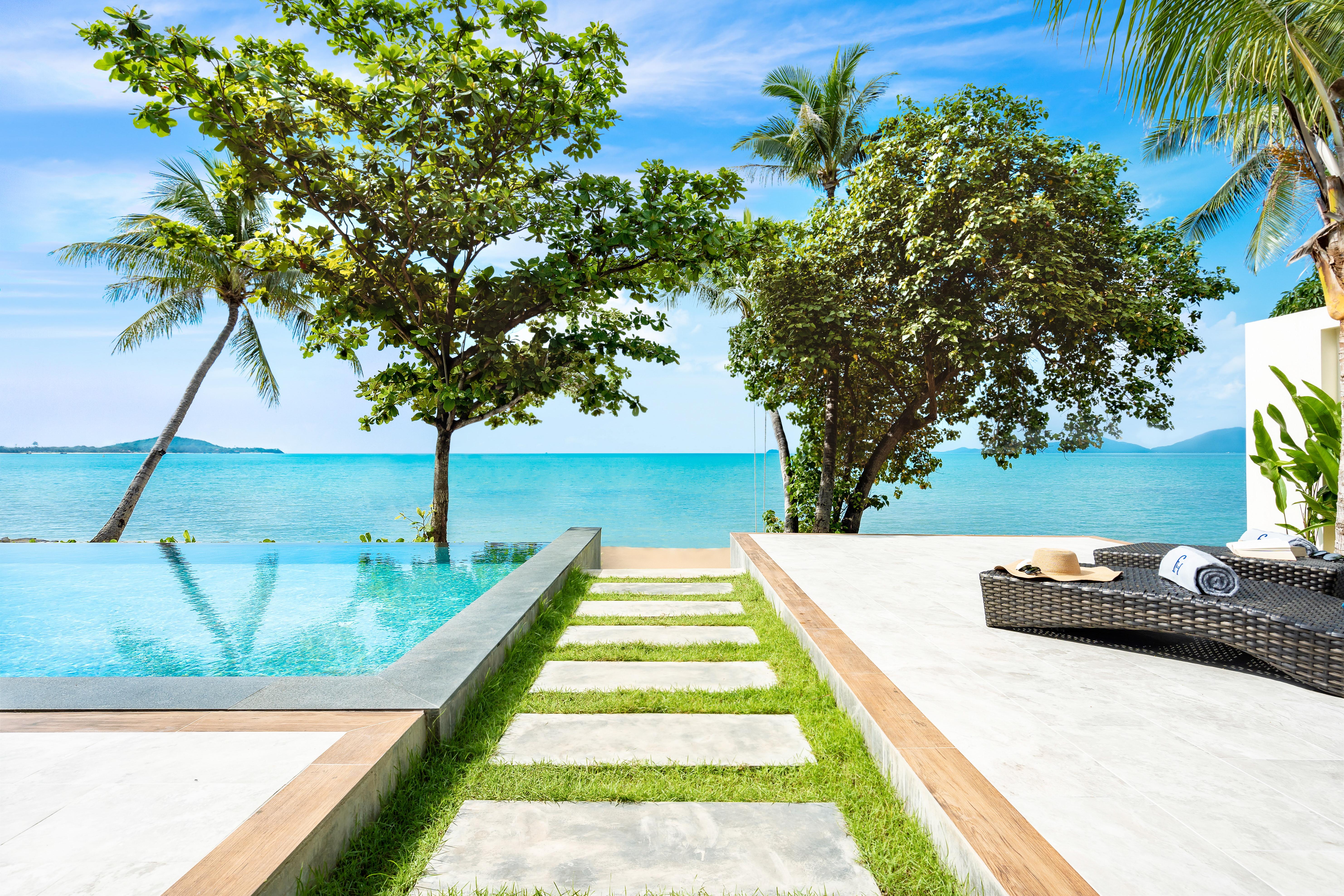 2 Bedrooms Beachfront Pool Villa