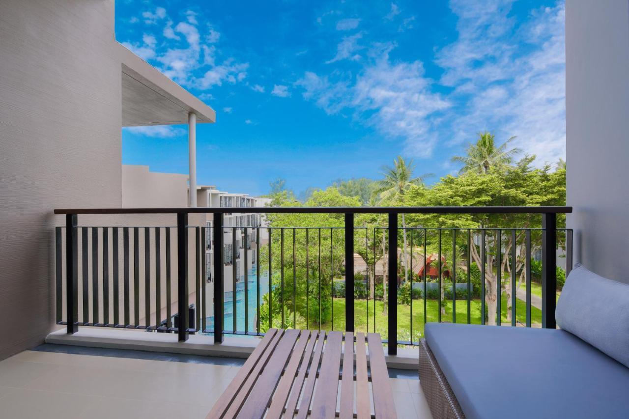 Deluxe King Room with Balcony and Garden View