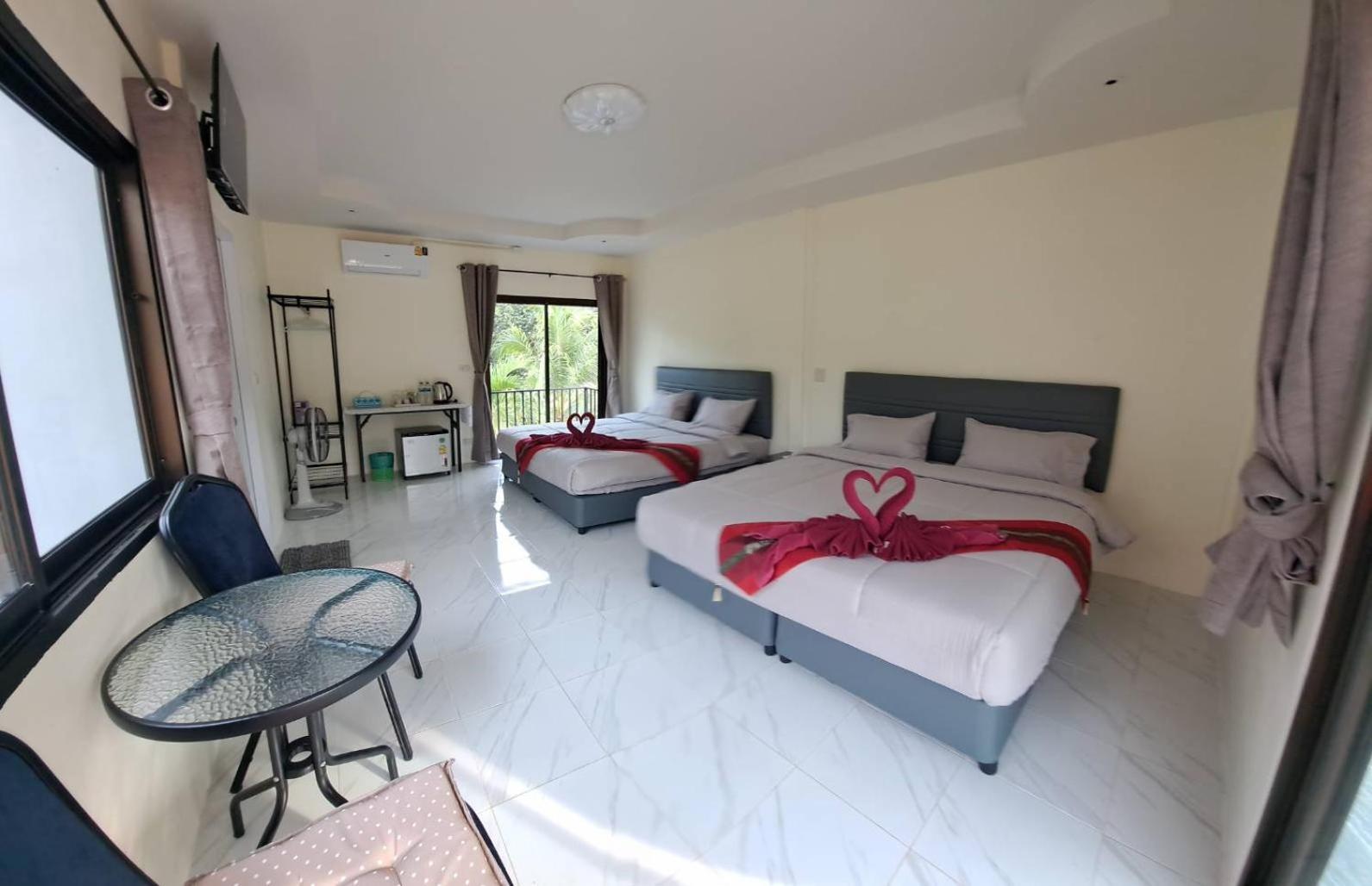 Quadruple Room with Terrace