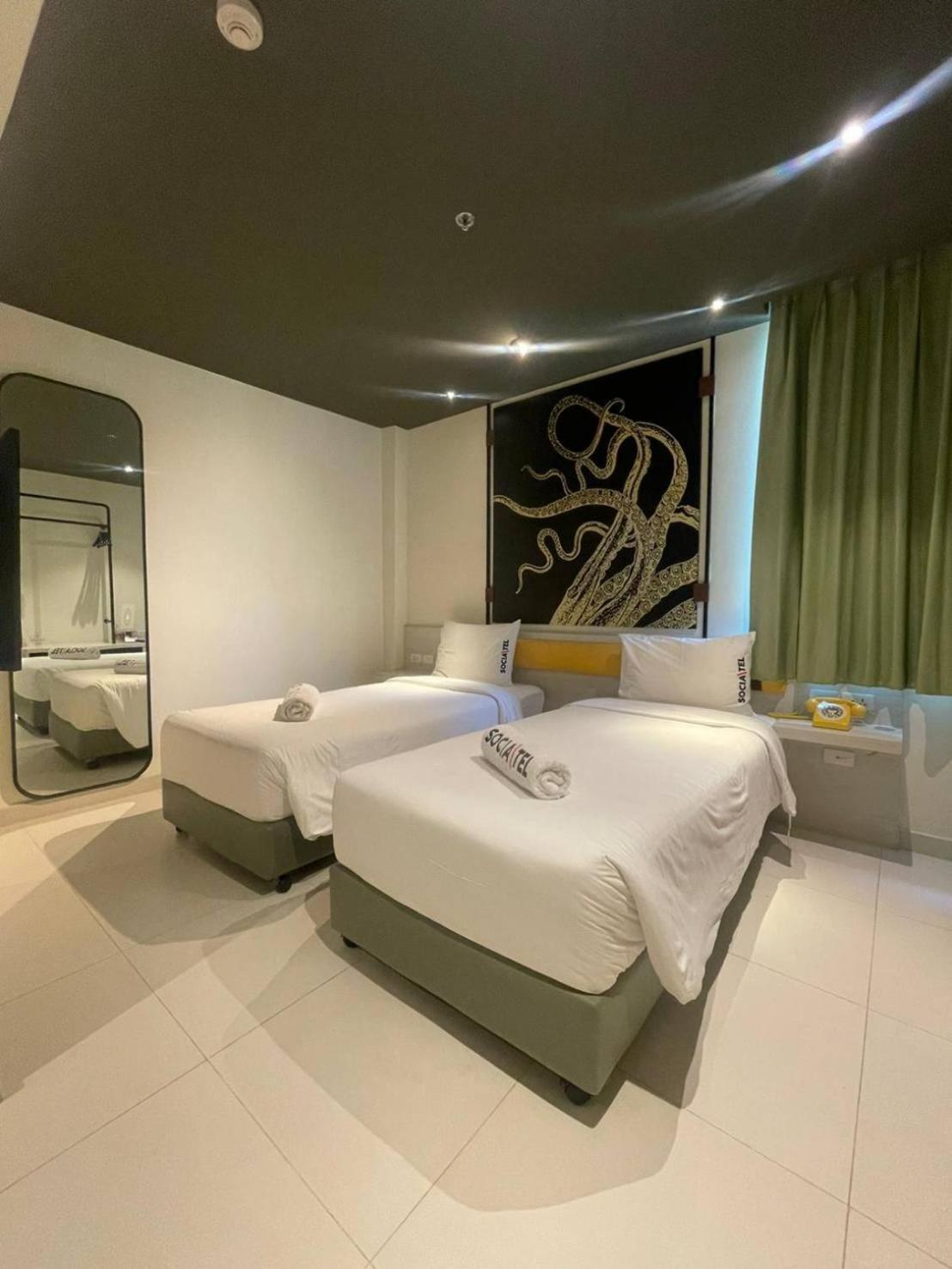 Standard Twin Room