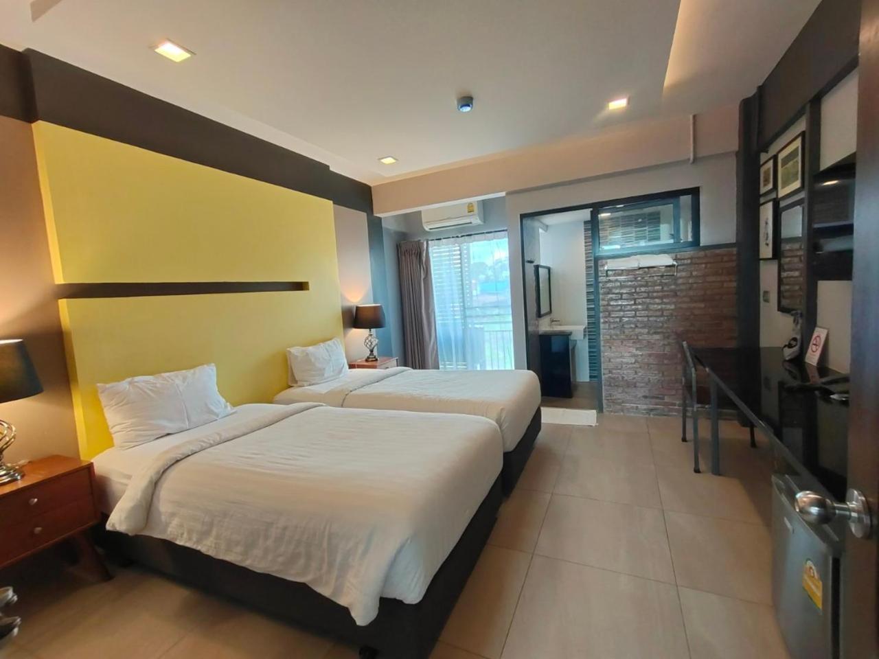 Standard Twin Room