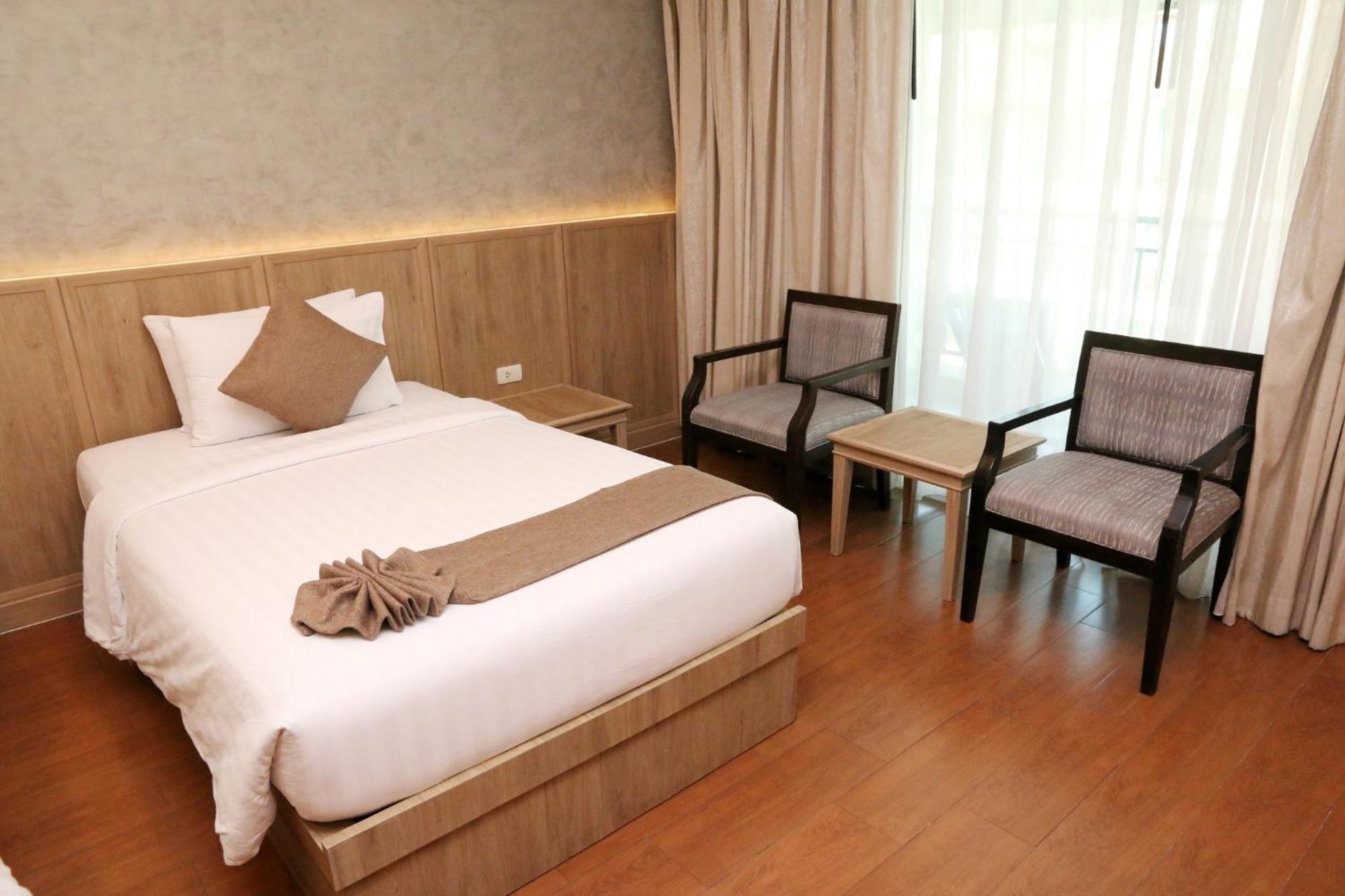 Deluxe Double or Twin Room