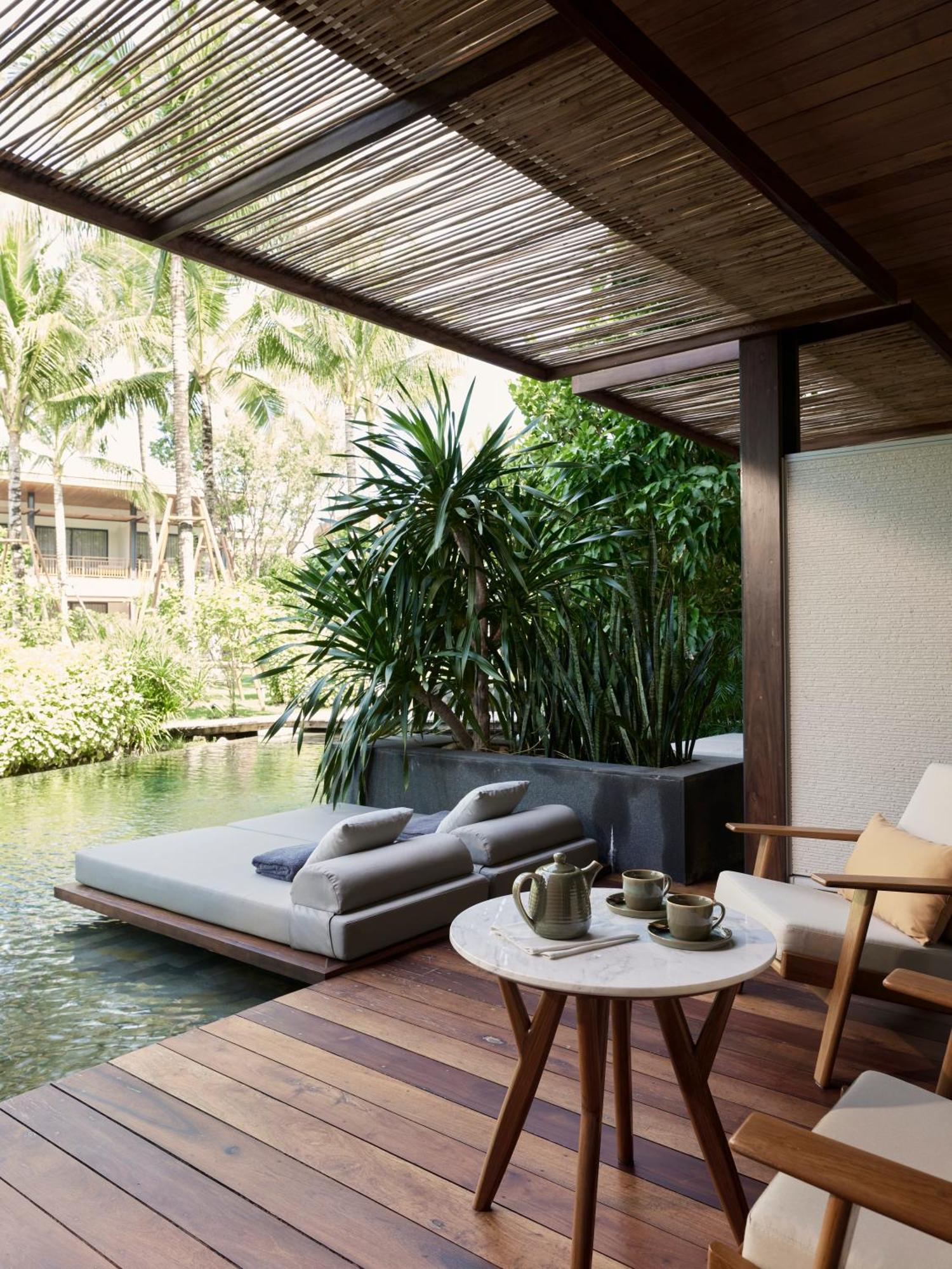 Premier King Room with Pool Access