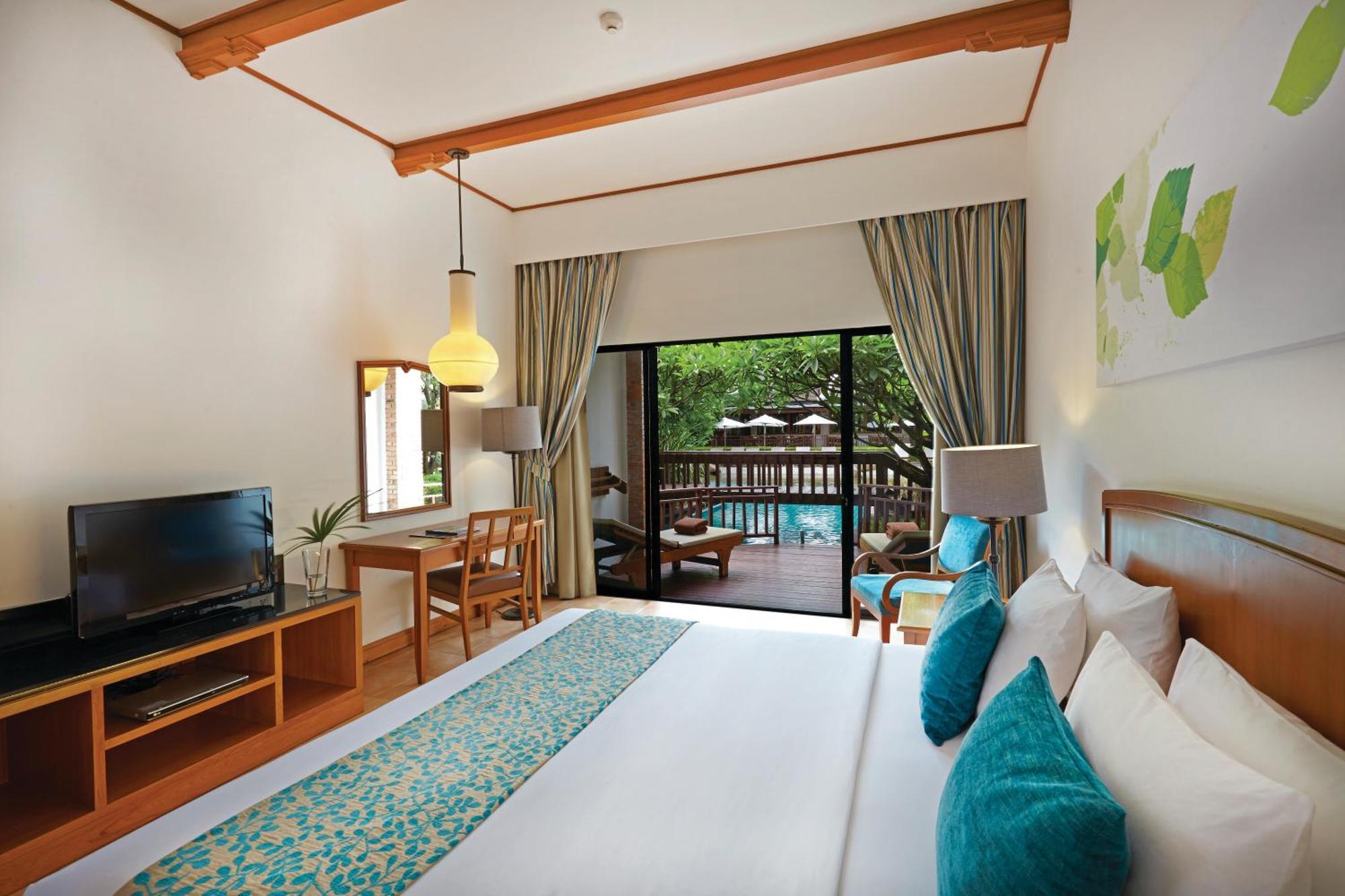 Deluxe Double or Twin Room Pool Access