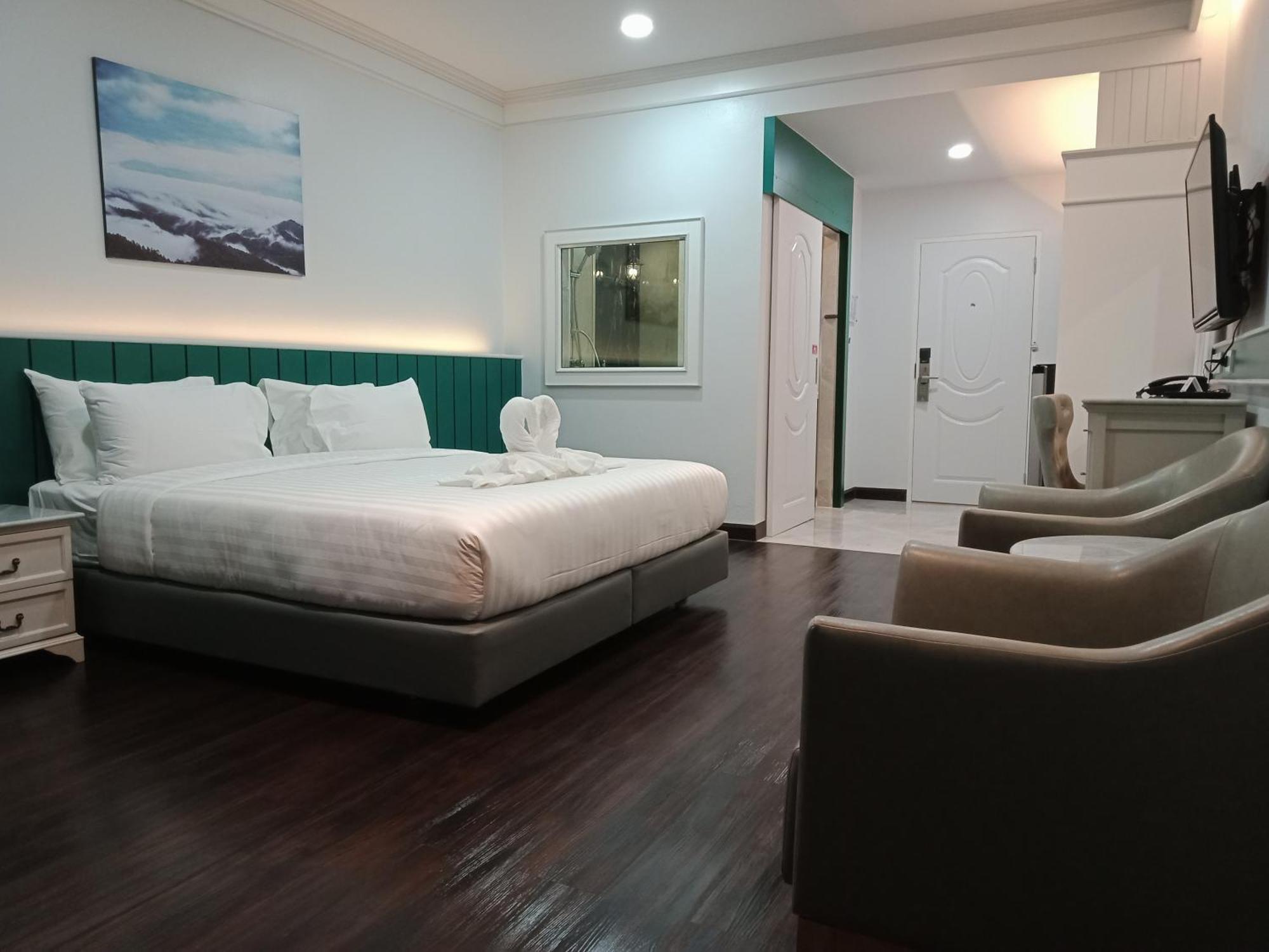 Deluxe King Room