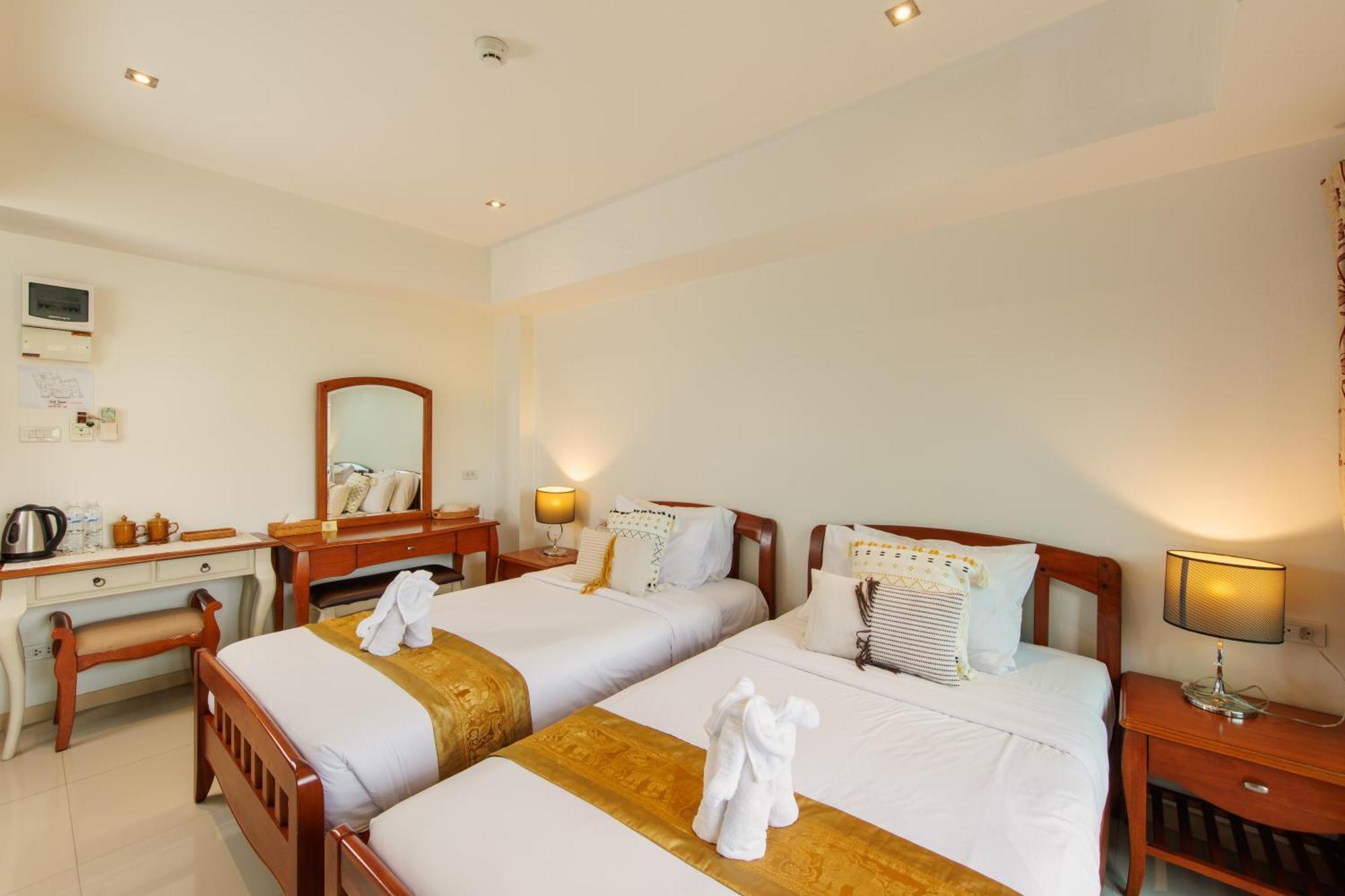 Deluxe Twin Room with Balcony