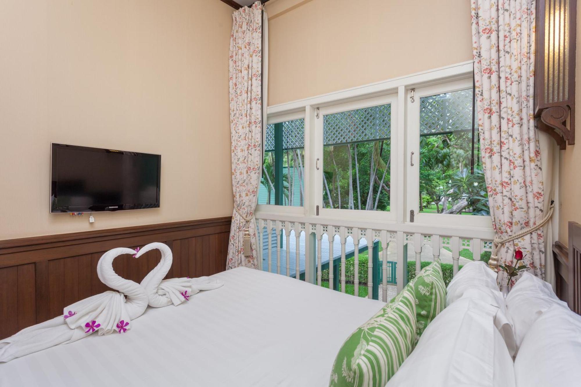 Suite One Bedroom Queen with Garden view,1541795467:JPEG