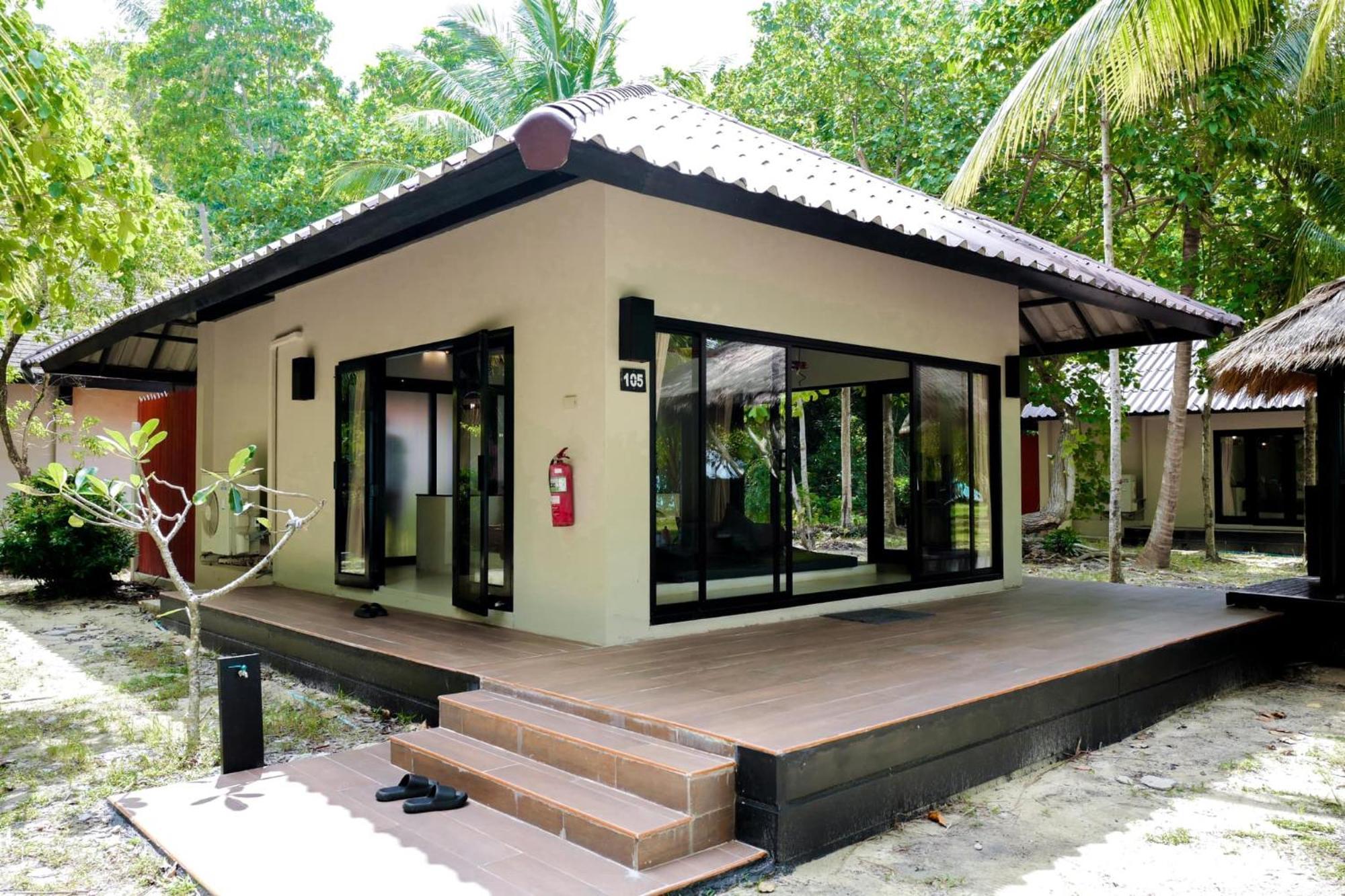 Beach Front Villa Siri